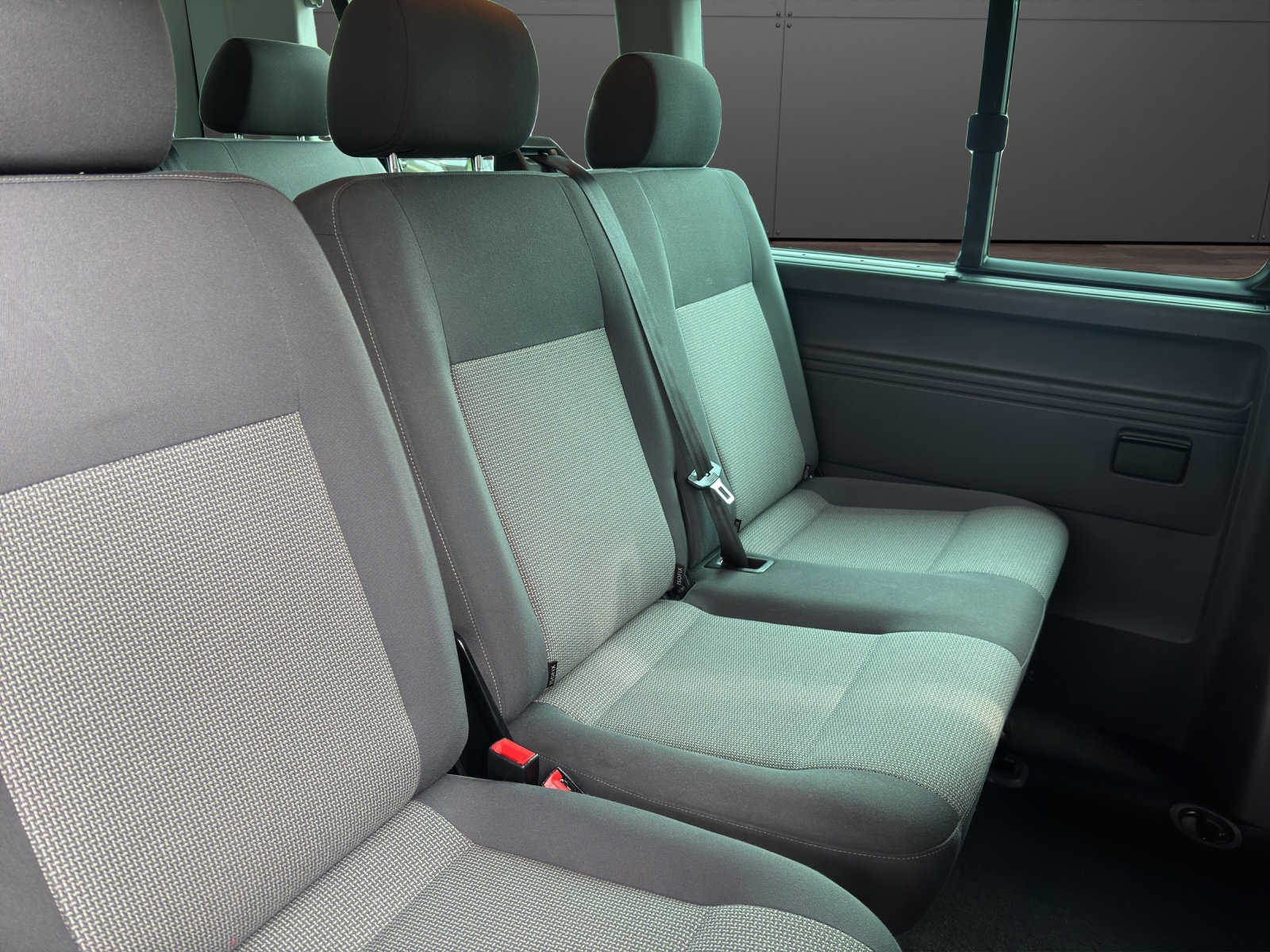 VW T5 Caravelle Comfortline 2.0 TDI CR 4Motion-image-12