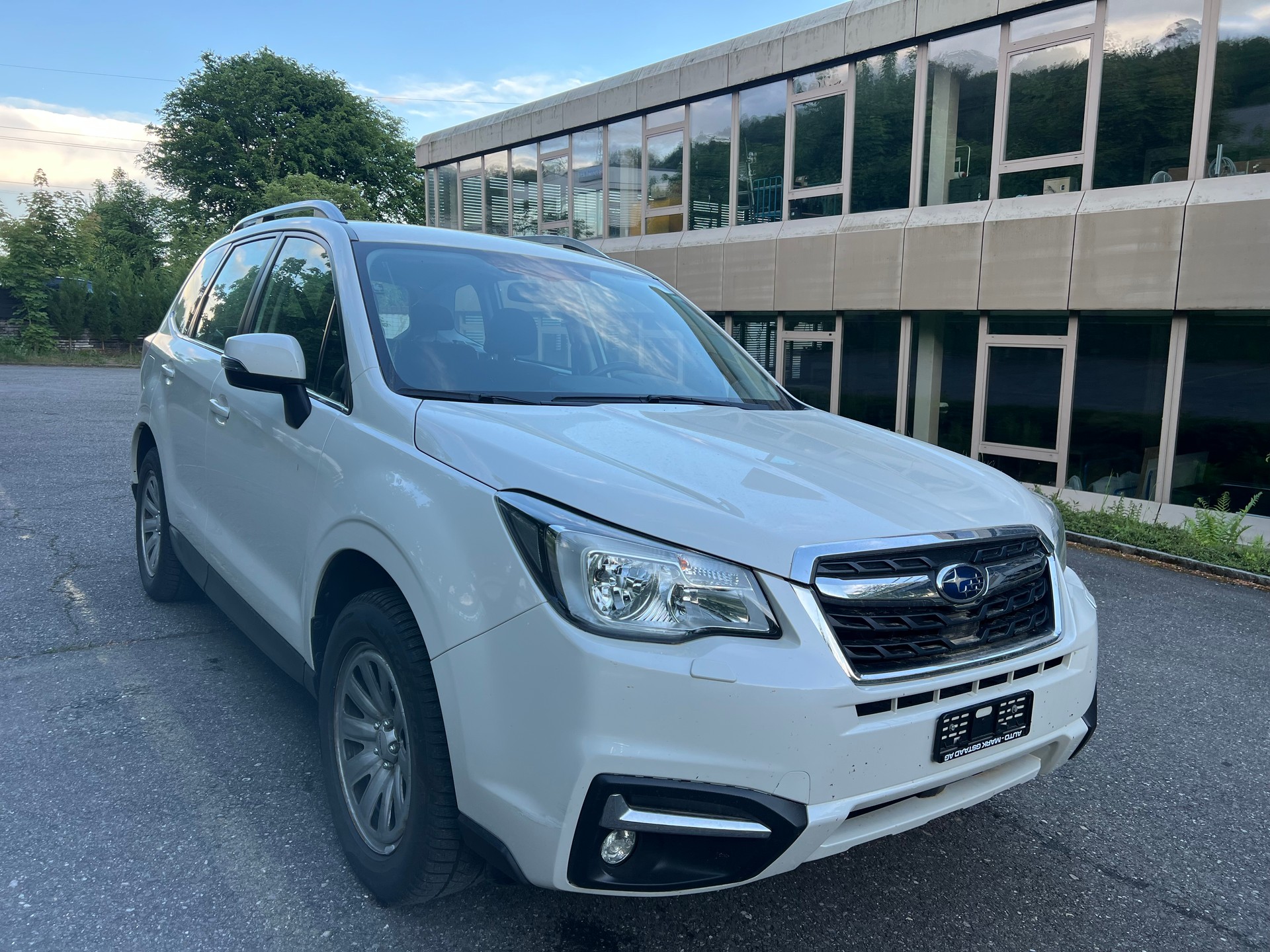 SUBARU Forester 2.0i Swiss Lineartronic-image-4