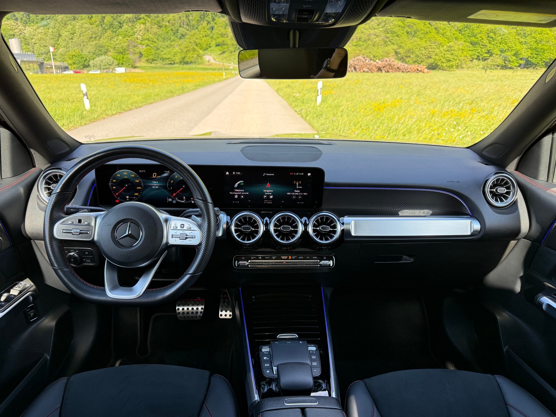 MERCEDES-BENZ GLB 250 4Matic AMG Line 8G-Tronic-image-9