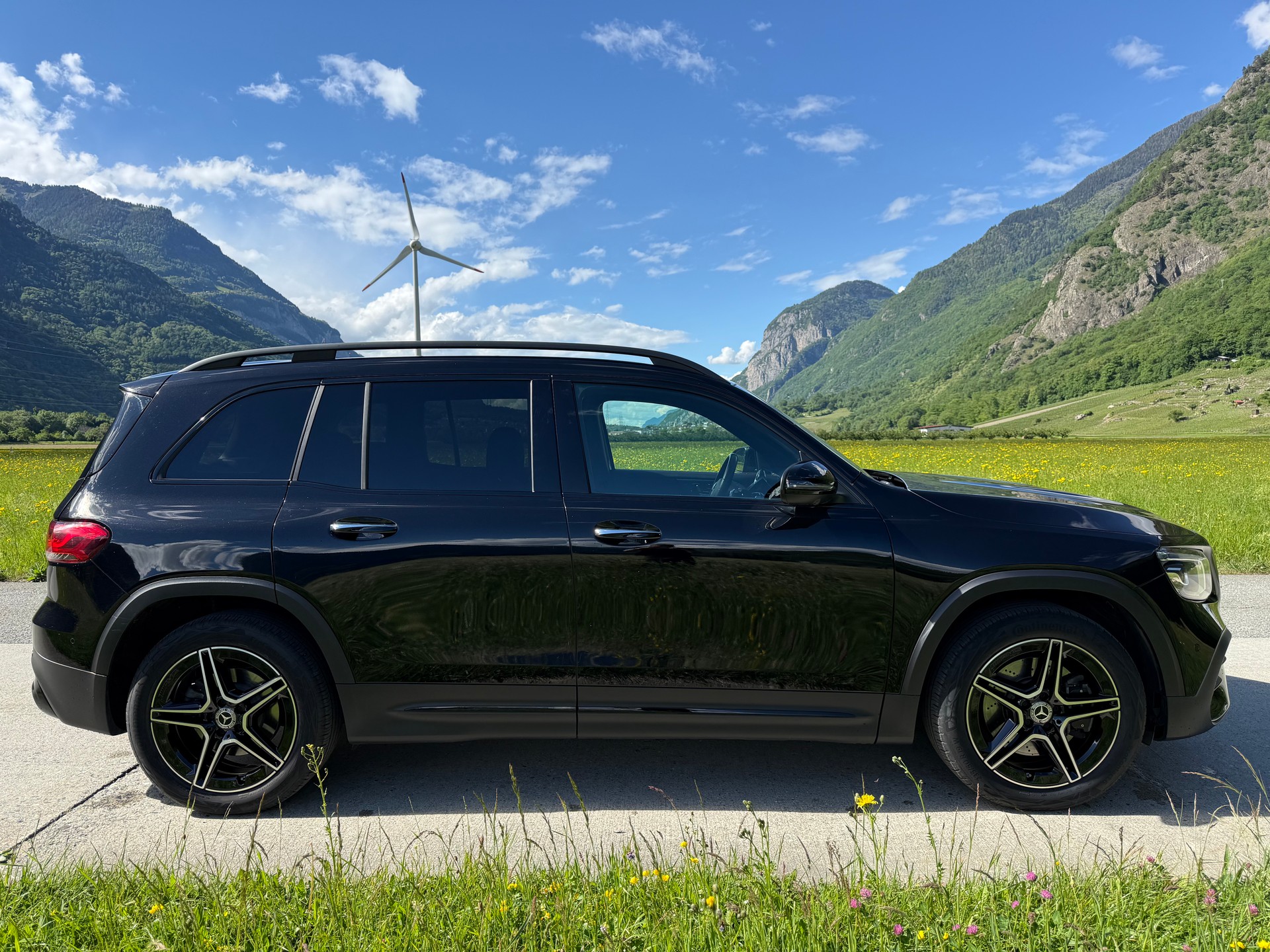 MERCEDES-BENZ GLB 250 4Matic AMG Line 8G-Tronic-image-4