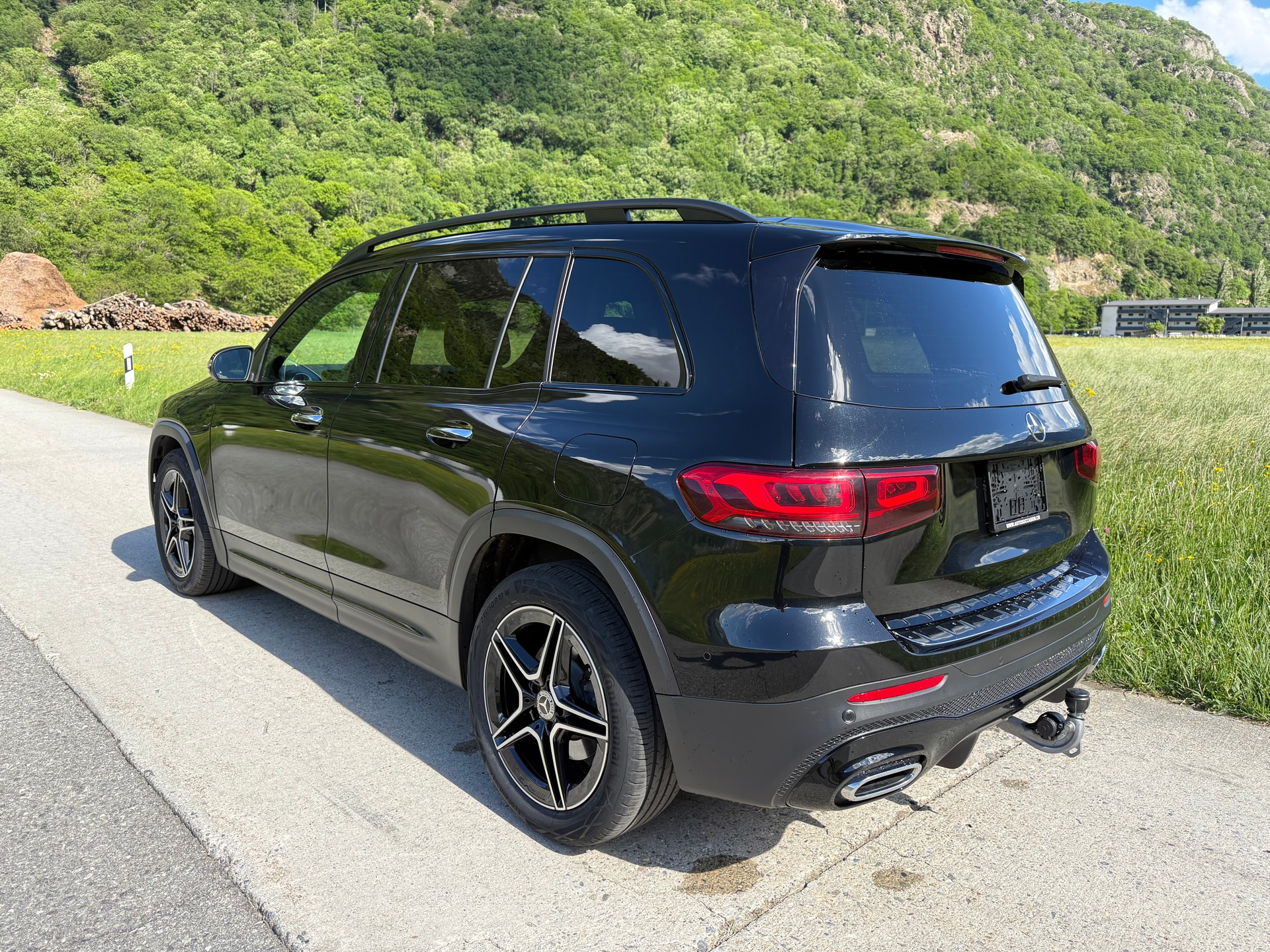 MERCEDES-BENZ GLB 250 4Matic AMG Line 8G-Tronic-image-6
