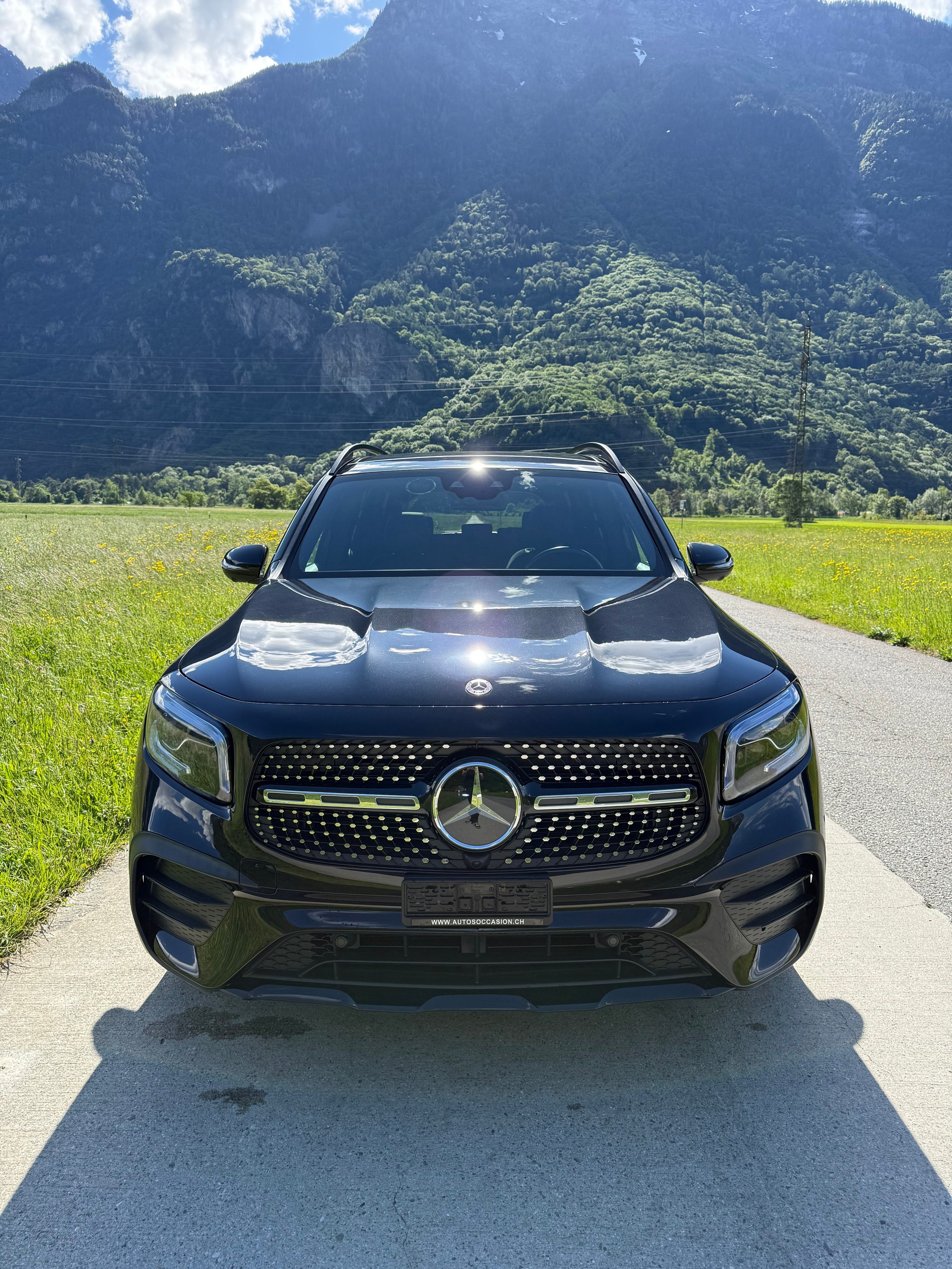 MERCEDES-BENZ GLB 250 4Matic AMG Line 8G-Tronic-image-2
