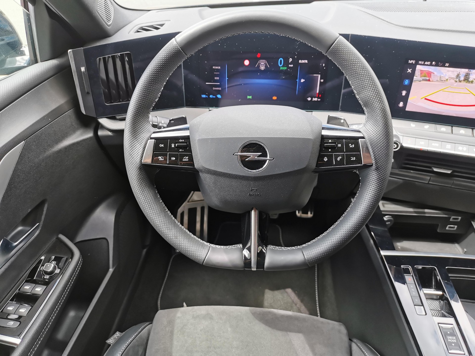 OPEL Astra 1.6 T PHEV 180 Swiss Premium-image-10