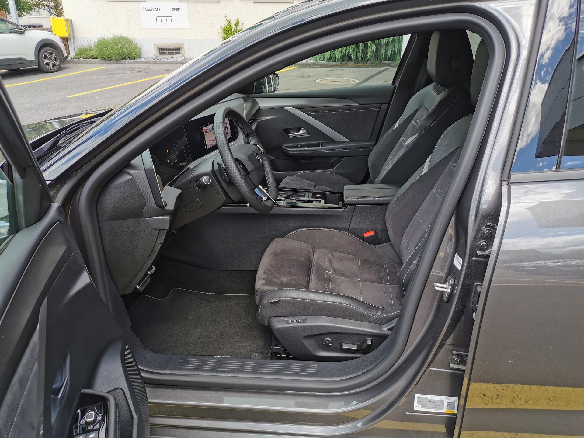OPEL Astra 1.6 T PHEV 180 Swiss Premium-image-6