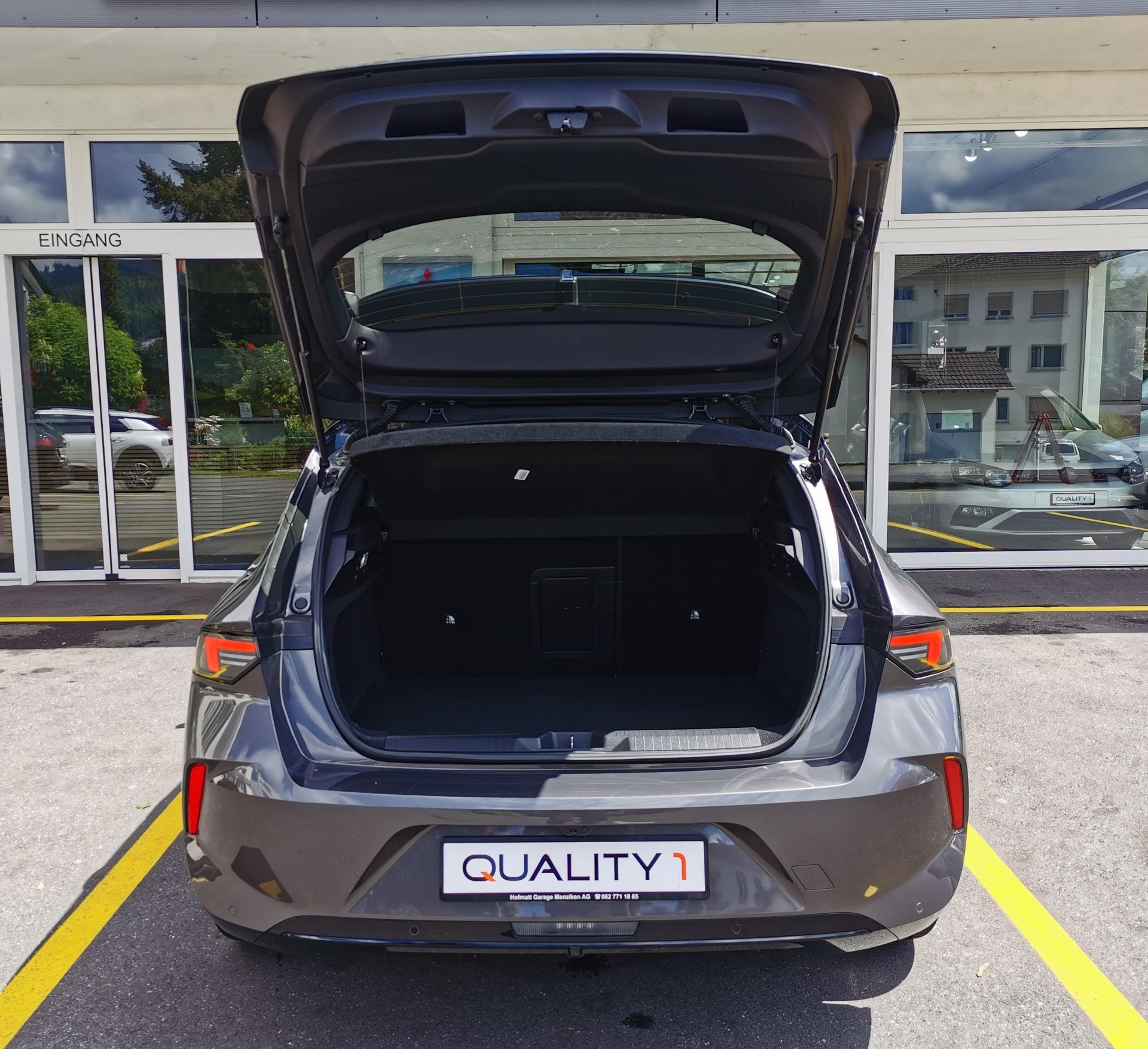 OPEL Astra 1.6 T PHEV 180 Swiss Premium-image-5