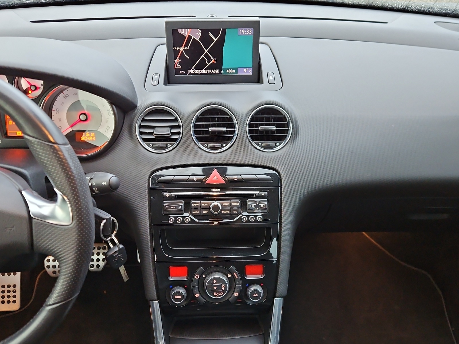 PEUGEOT 308 1.6 16V T GTi-image-11