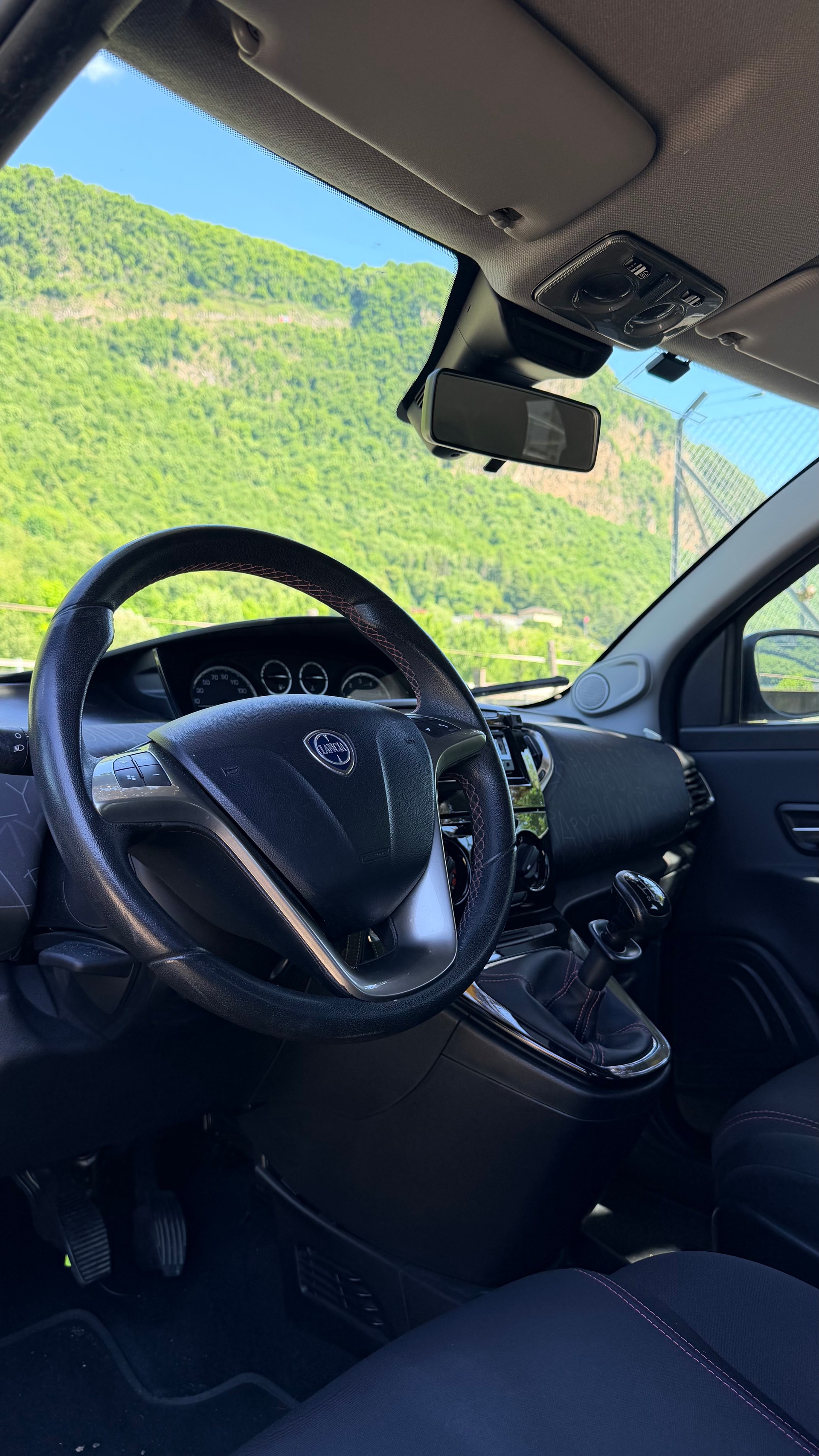 LANCIA Ypsilon 1.2 Gold-image-6
