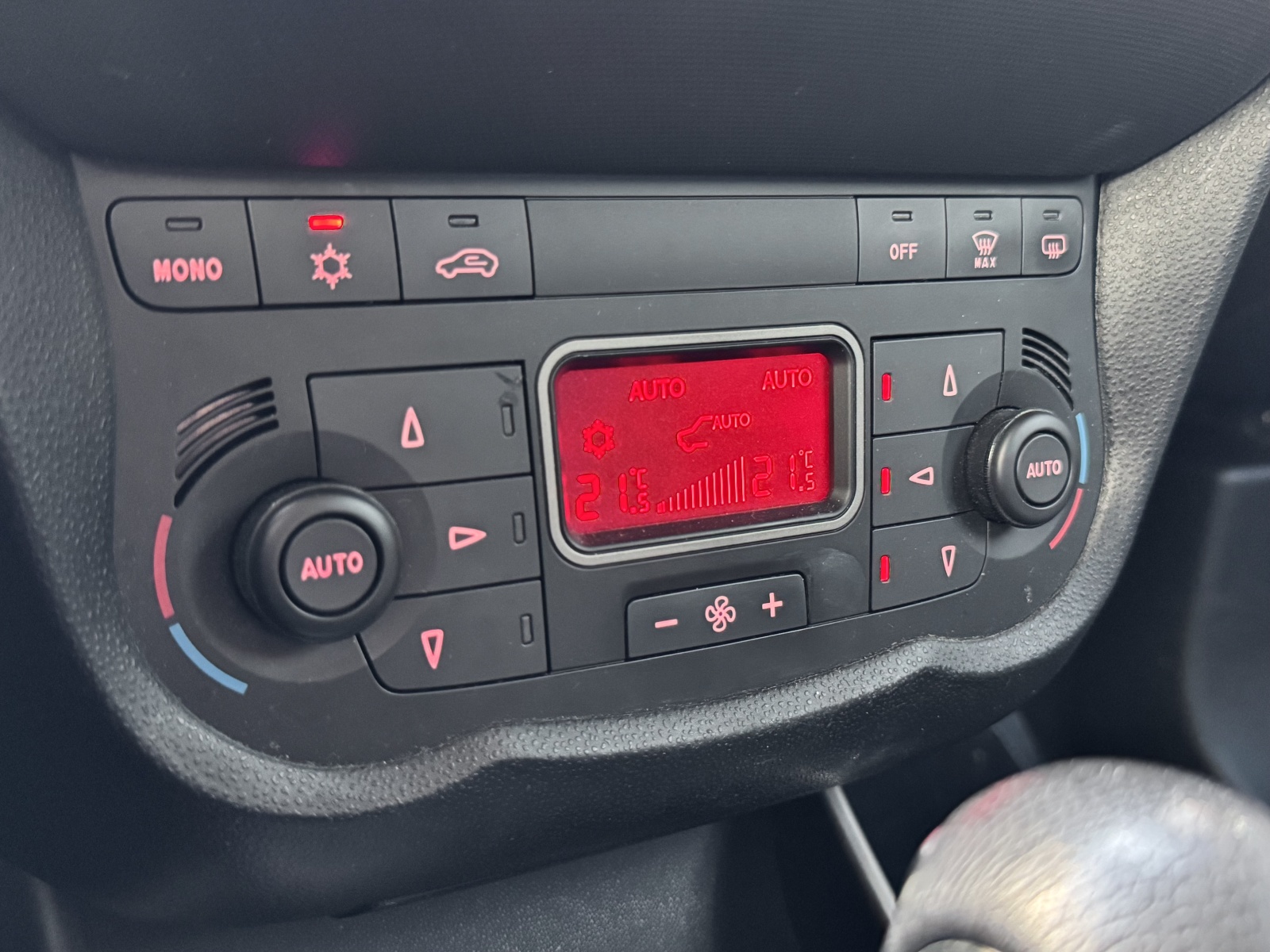 ALFA ROMEO MiTo 1.4 TB Distinctive TCT-image-14