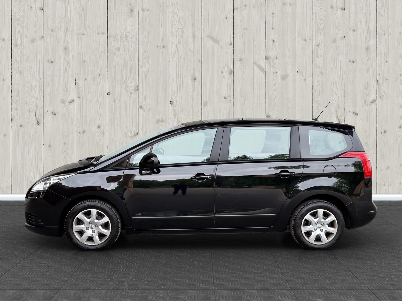 PEUGEOT 5008 1.6 16V VTI Business-image-3