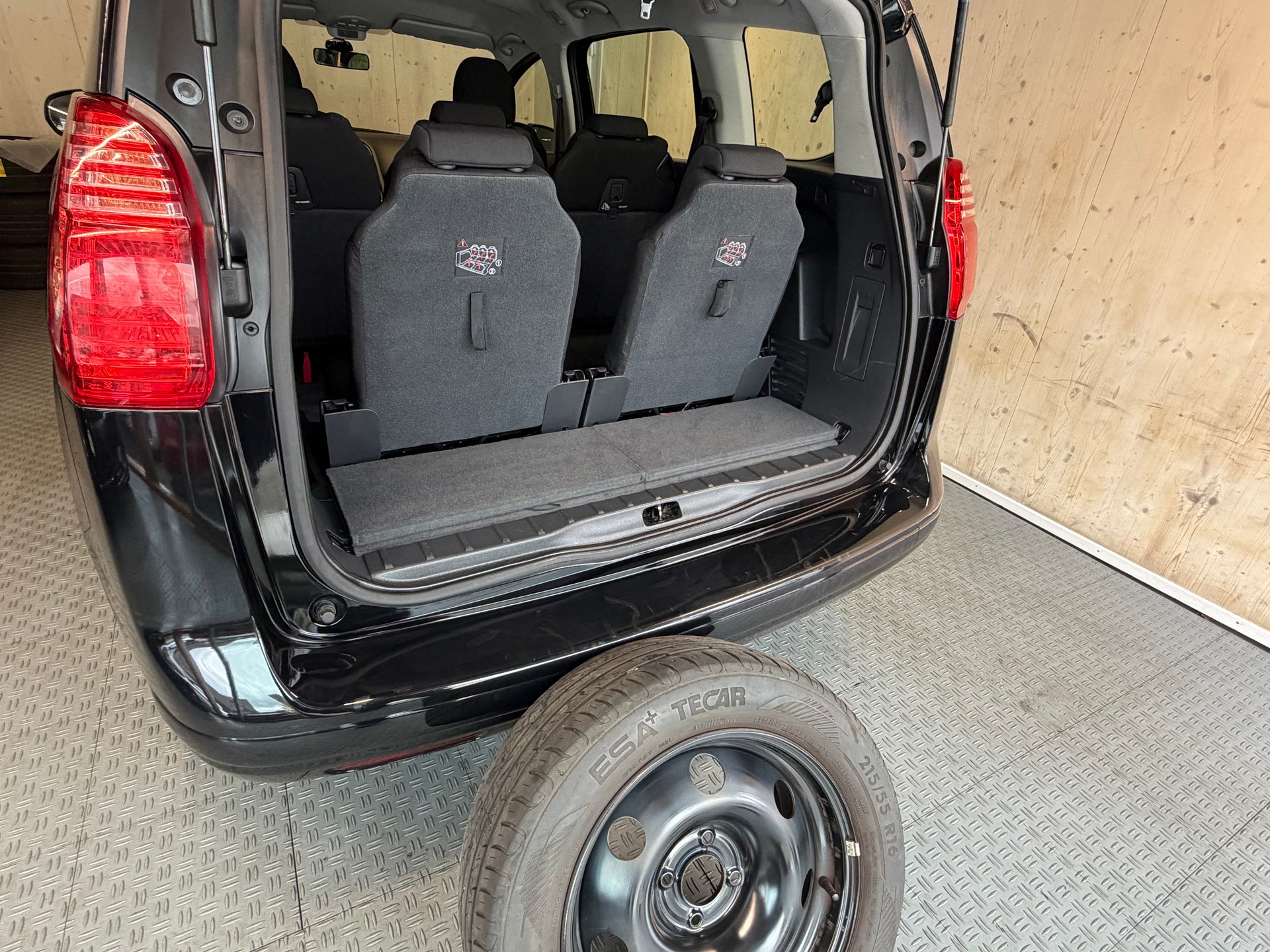 PEUGEOT 5008 1.6 16V VTI Business-image-14