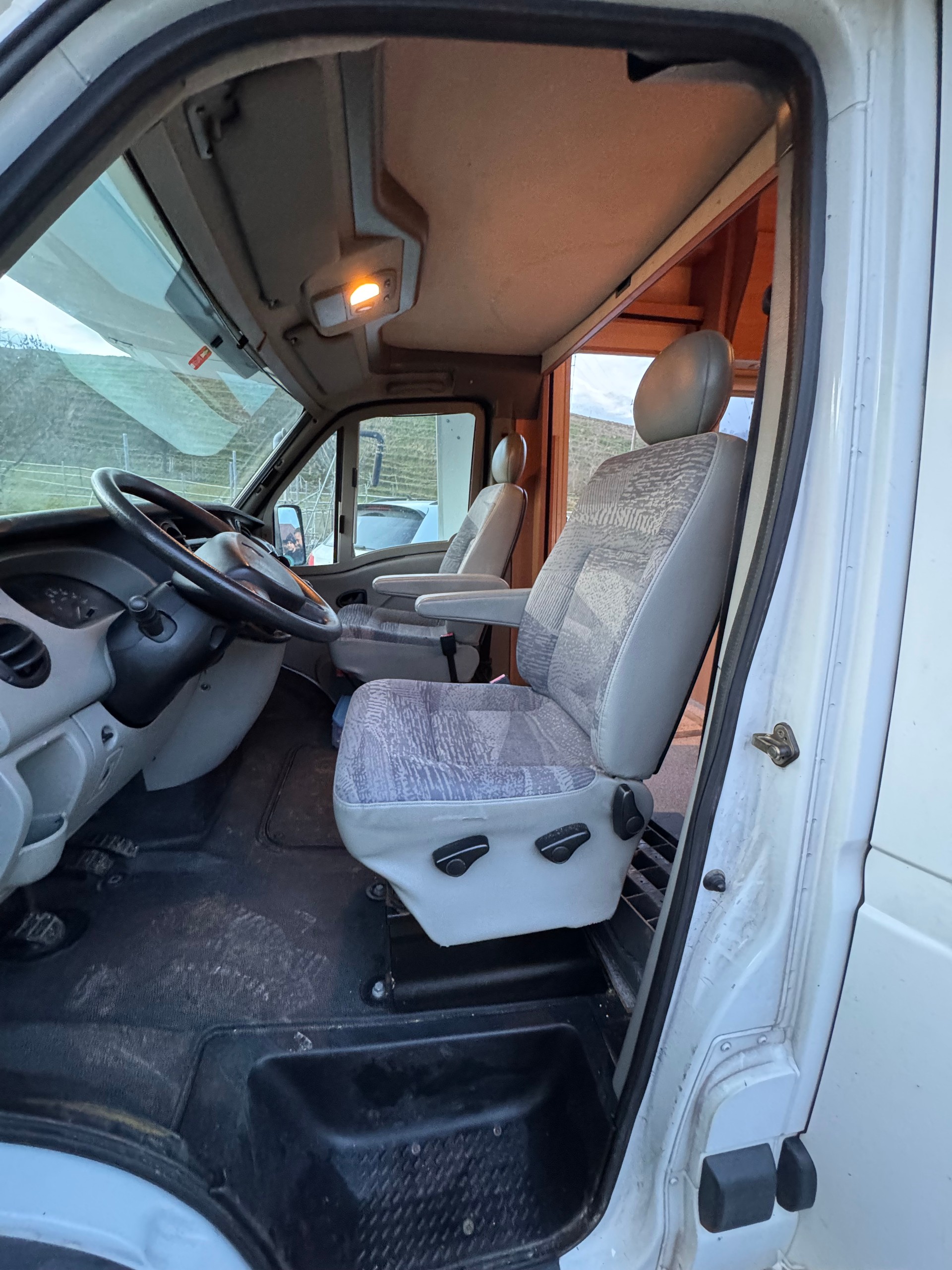 KNAUS Sun Traveller 2.8 TDI Renault Master - Klima - Rückfahrcam-image-12