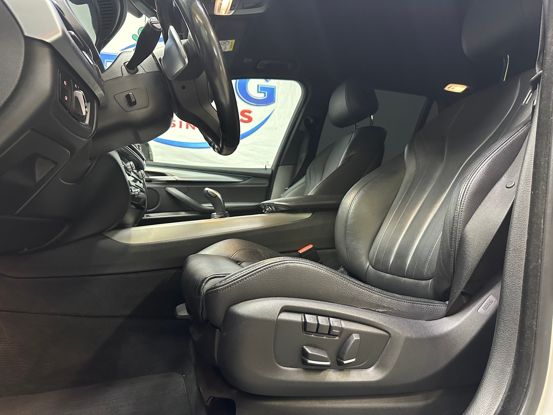 BMW X5 xDrive M50d Steptronic-image-10