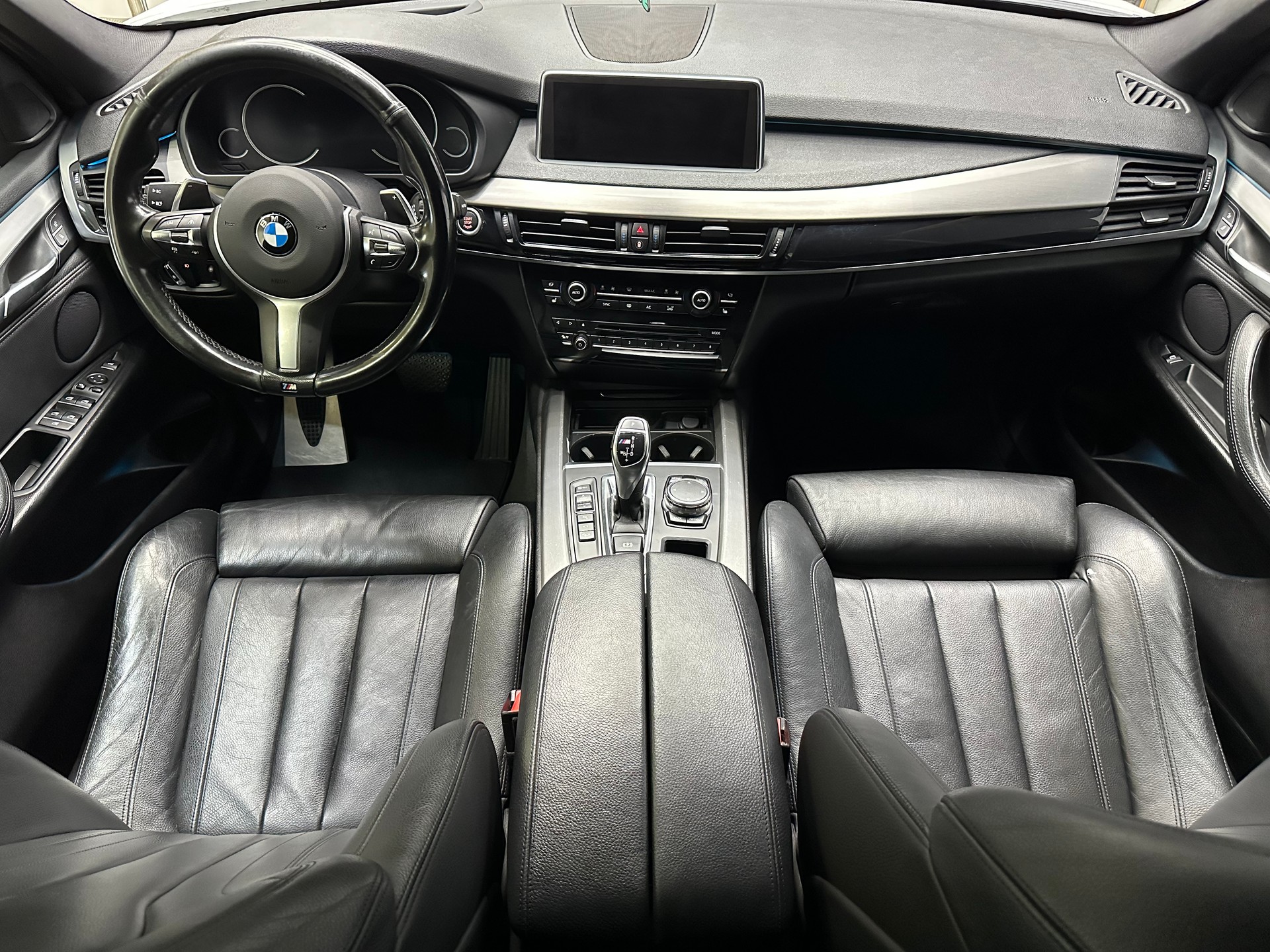 BMW X5 xDrive M50d Steptronic-image-12