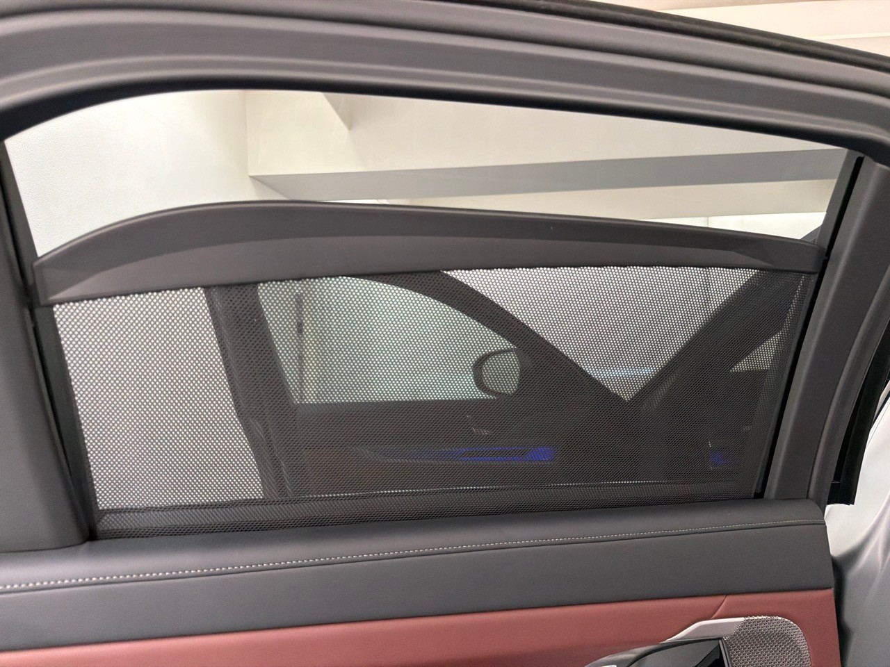 BMW 740d xDrive 48V M Sport-image-10
