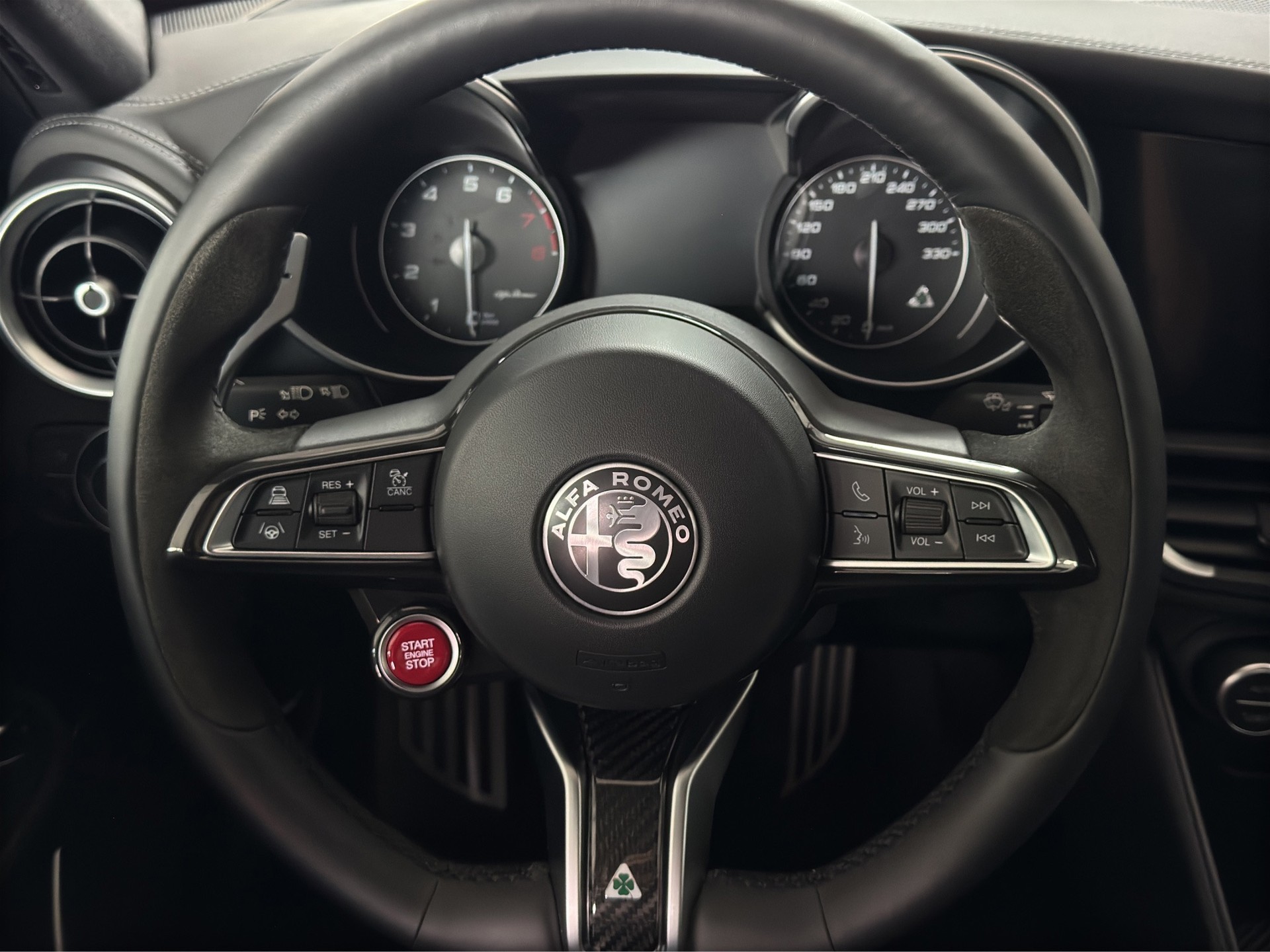 ALFA ROMEO Giulia 2.9 V6 Quadrifoglio "Rosso Etna"-image-14