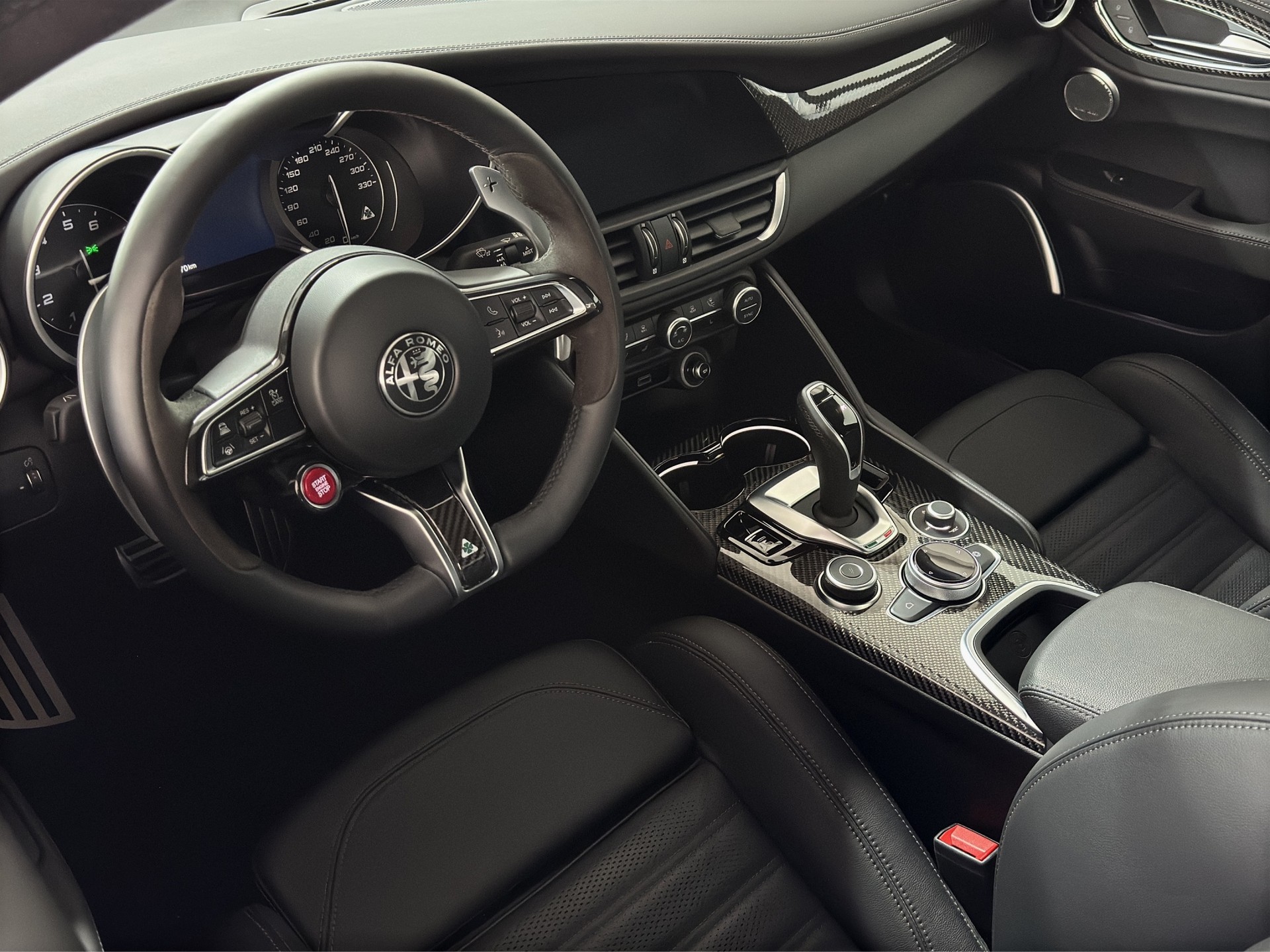 ALFA ROMEO Giulia 2.9 V6 Quadrifoglio "Rosso Etna"-image-13