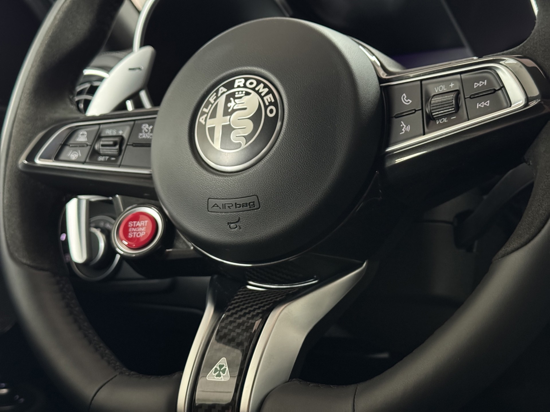 ALFA ROMEO Giulia 2.9 V6 Quadrifoglio "Rosso Etna"-image-15