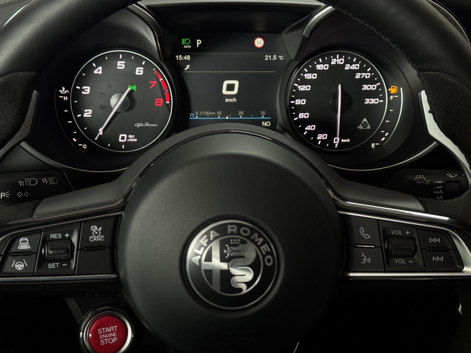 ALFA ROMEO Giulia 2.9 V6 Quadrifoglio "Rosso Etna"-image-16