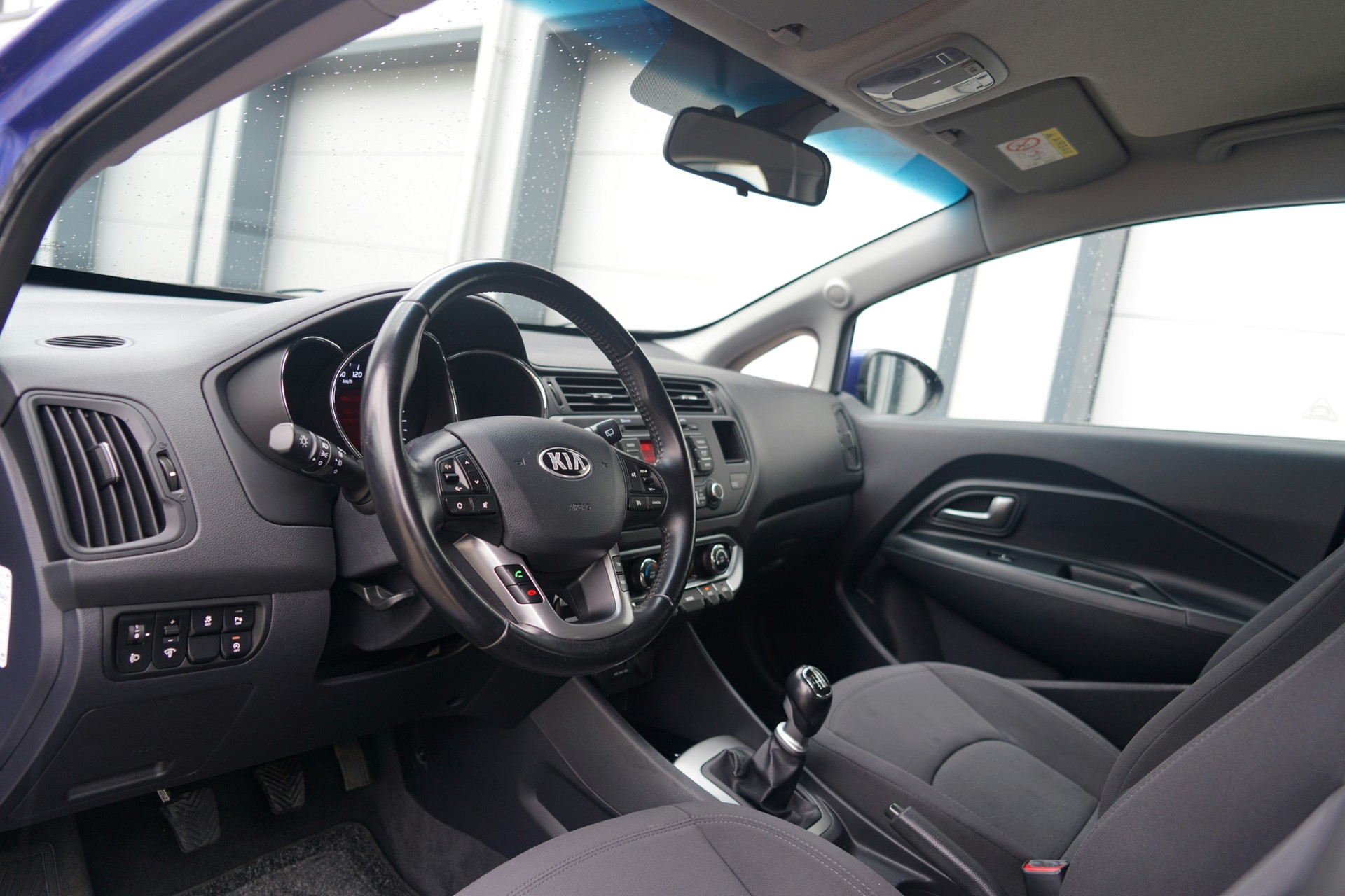 KIA Rio 1.4 CVVT Style (CH)-image-4