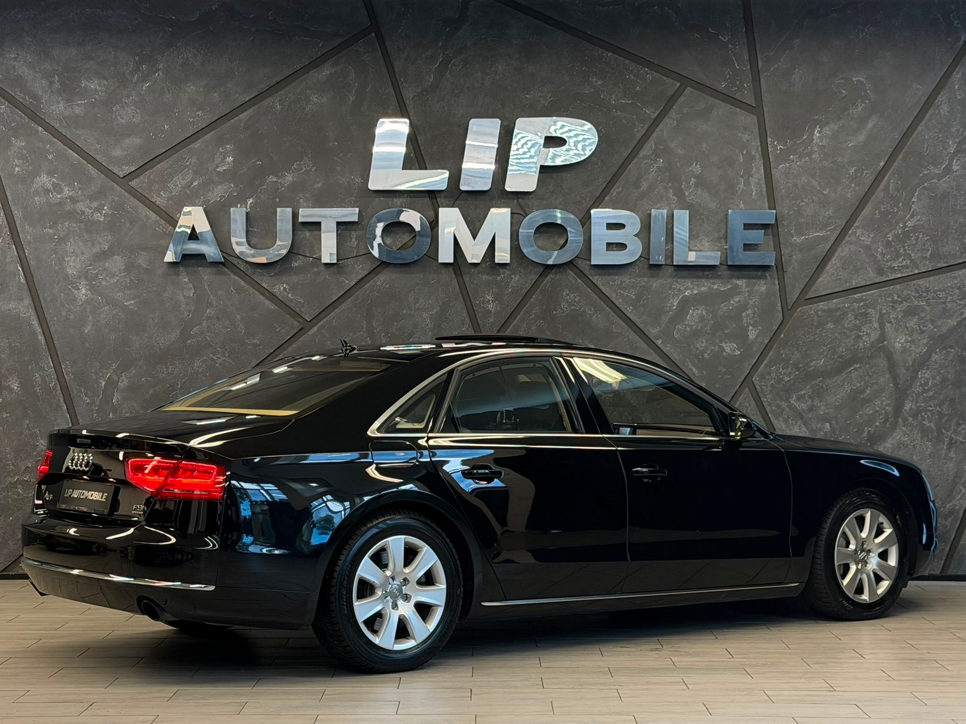 AUDI A8 4.2 FSI quattro tiptronic-image-5