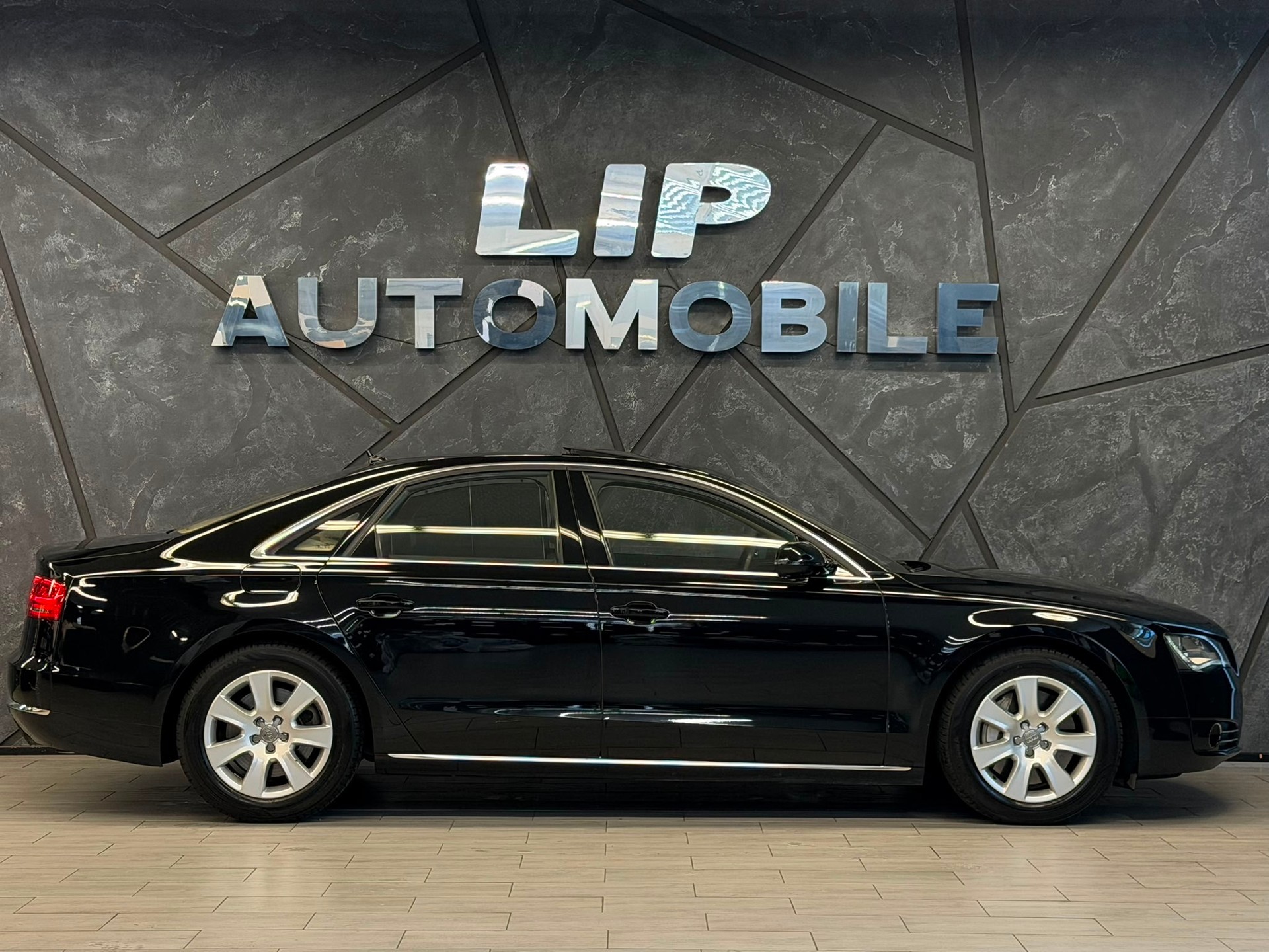 AUDI A8 4.2 FSI quattro tiptronic-showroom-element-3