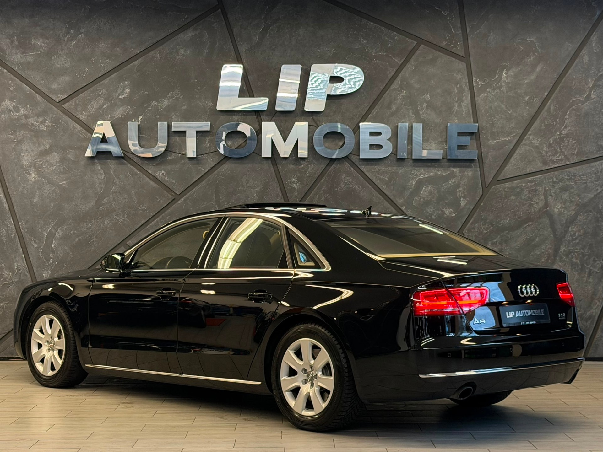 AUDI A8 4.2 FSI quattro tiptronic-image-8