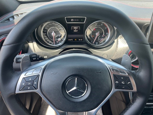 MERCEDES-BENZ GLA 45 AMG 4Matic 7G-DCT-image-12