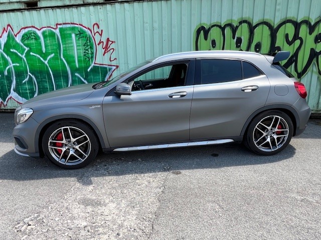 MERCEDES-BENZ GLA 45 AMG 4Matic 7G-DCT-image-2