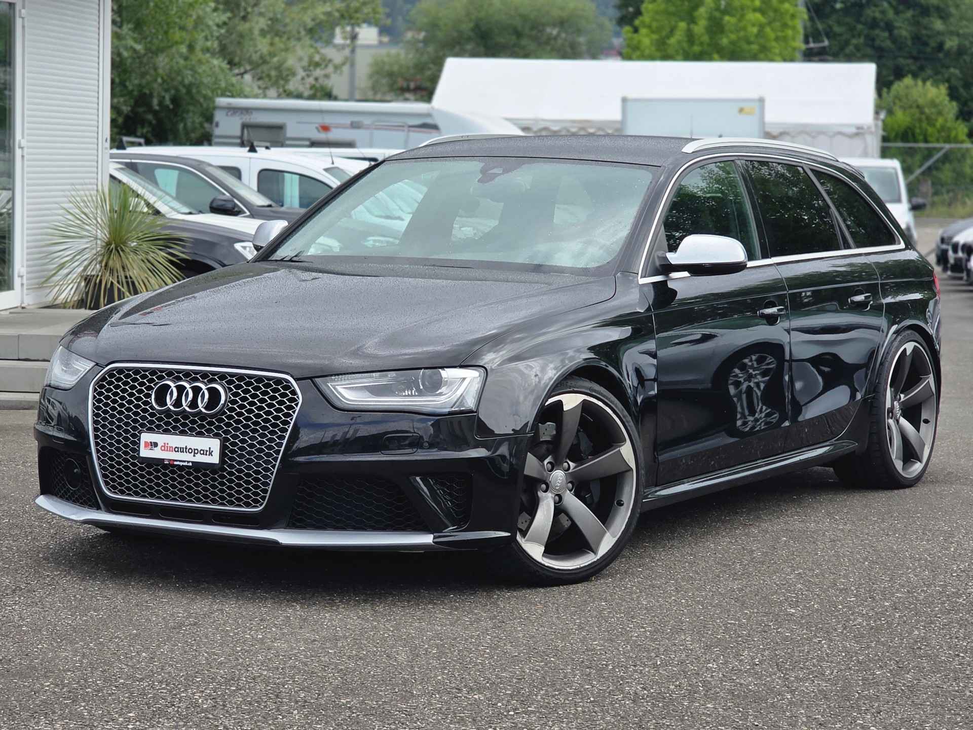 AUDI RS4 Avant 4.2 FSI V8 Quattro S-tronic * CH-Fahrzeug * Frisch ab MFK *-showroom-element-1