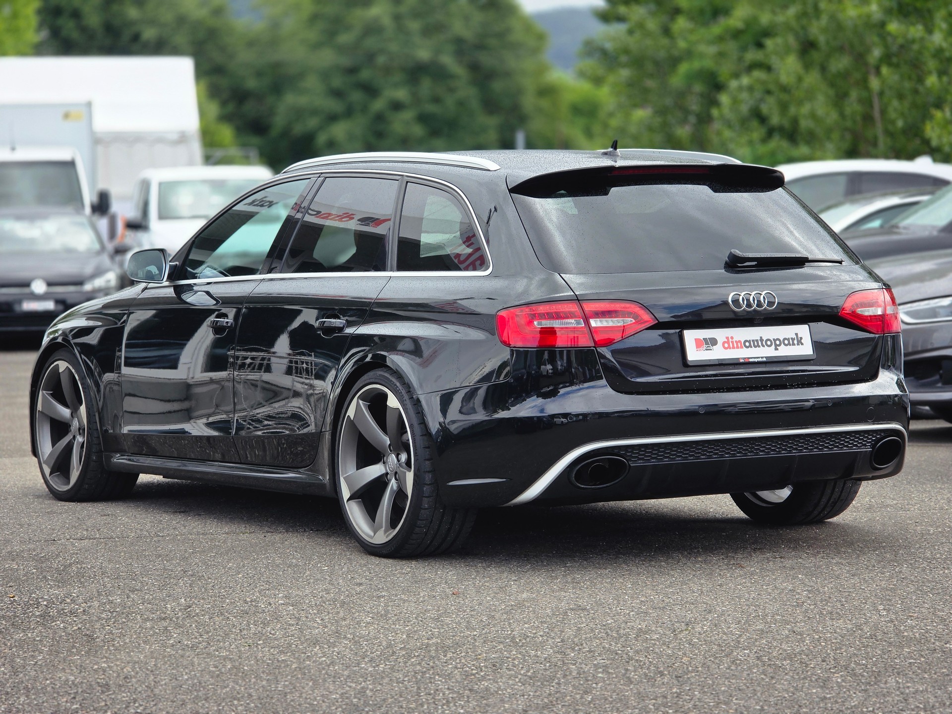 AUDI RS4 Avant 4.2 FSI V8 Quattro S-tronic * CH-Fahrzeug * Frisch ab MFK *-image-8