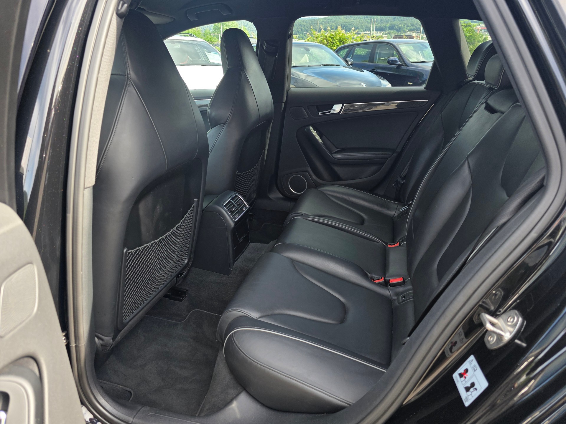AUDI RS4 Avant 4.2 FSI V8 Quattro S-tronic * CH-Fahrzeug * Frisch ab MFK *-image-27