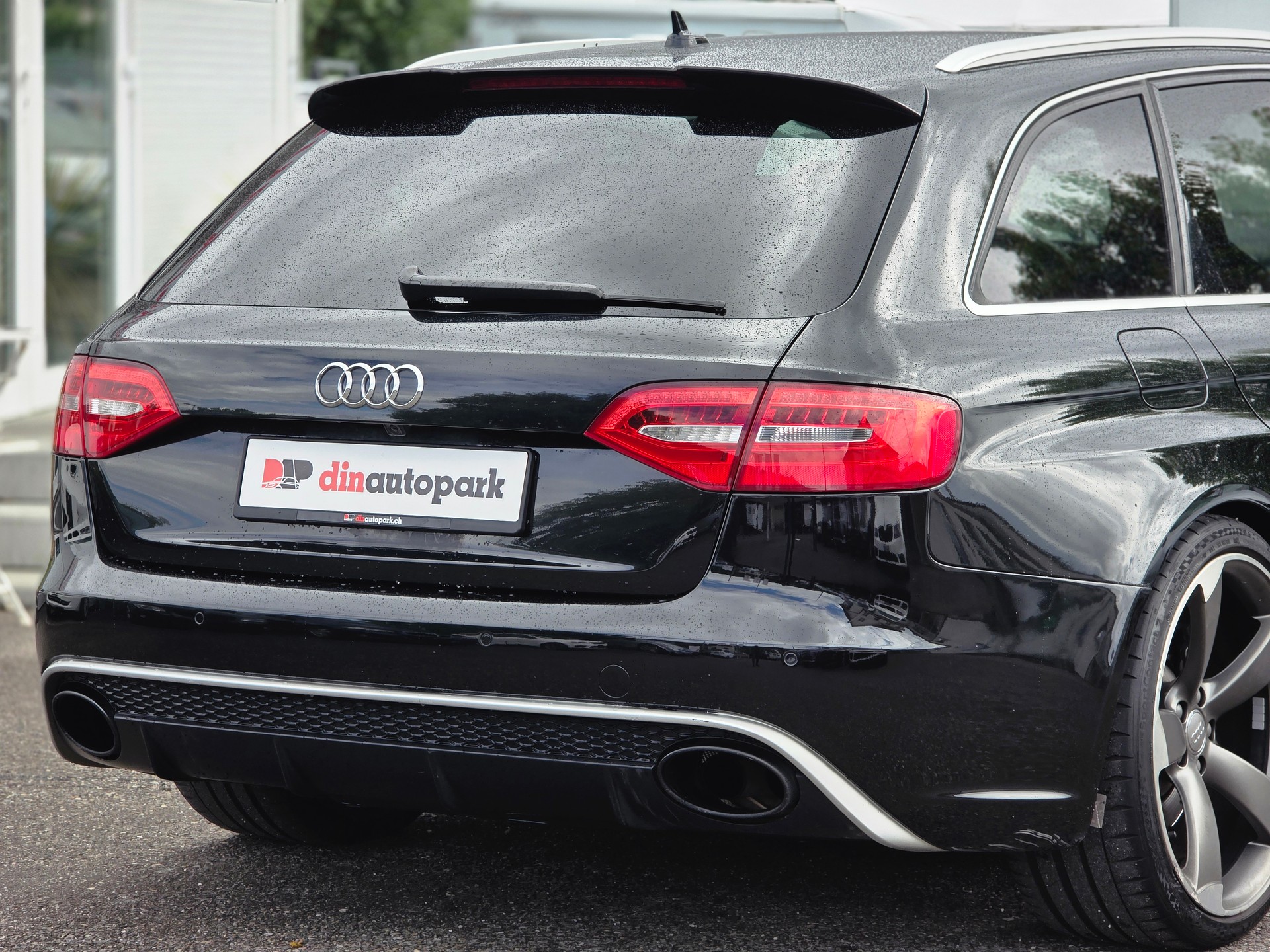 AUDI RS4 Avant 4.2 FSI V8 Quattro S-tronic * CH-Fahrzeug * Frisch ab MFK *-image-7