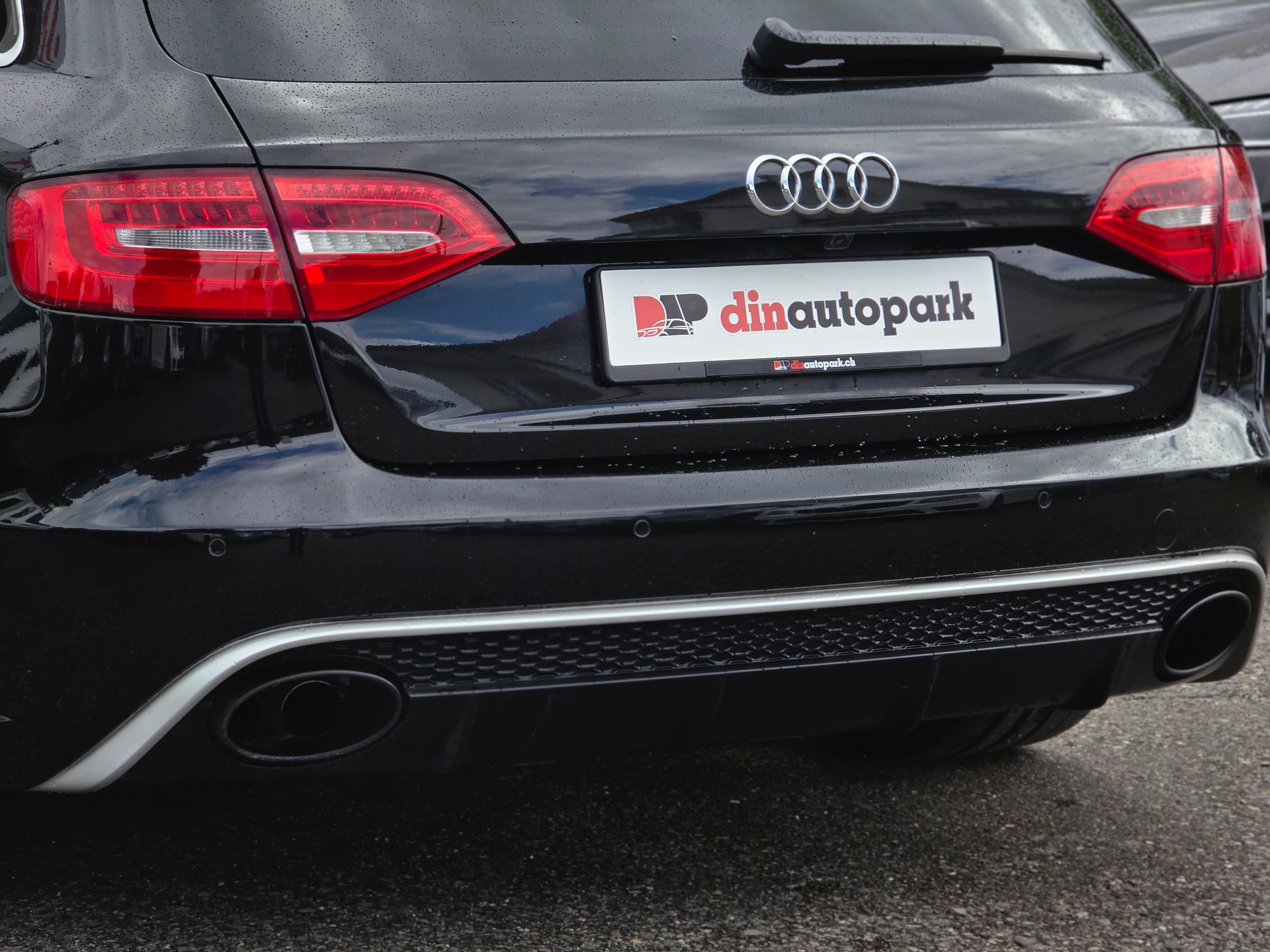 AUDI RS4 Avant 4.2 FSI V8 Quattro S-tronic * CH-Fahrzeug * Frisch ab MFK *-image-10
