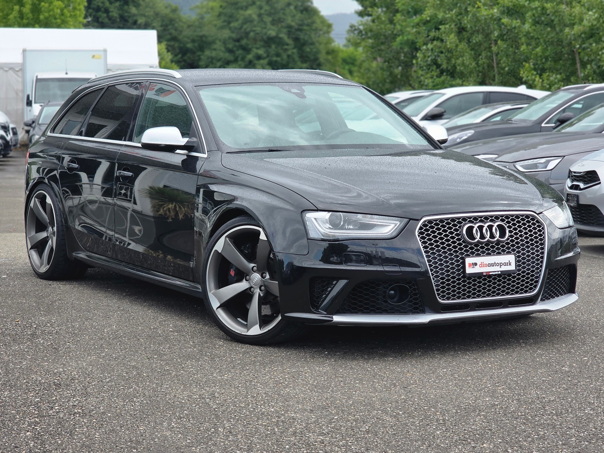 AUDI RS4 Avant 4.2 FSI V8 Quattro S-tronic * CH-Fahrzeug * Frisch ab MFK *-image-4