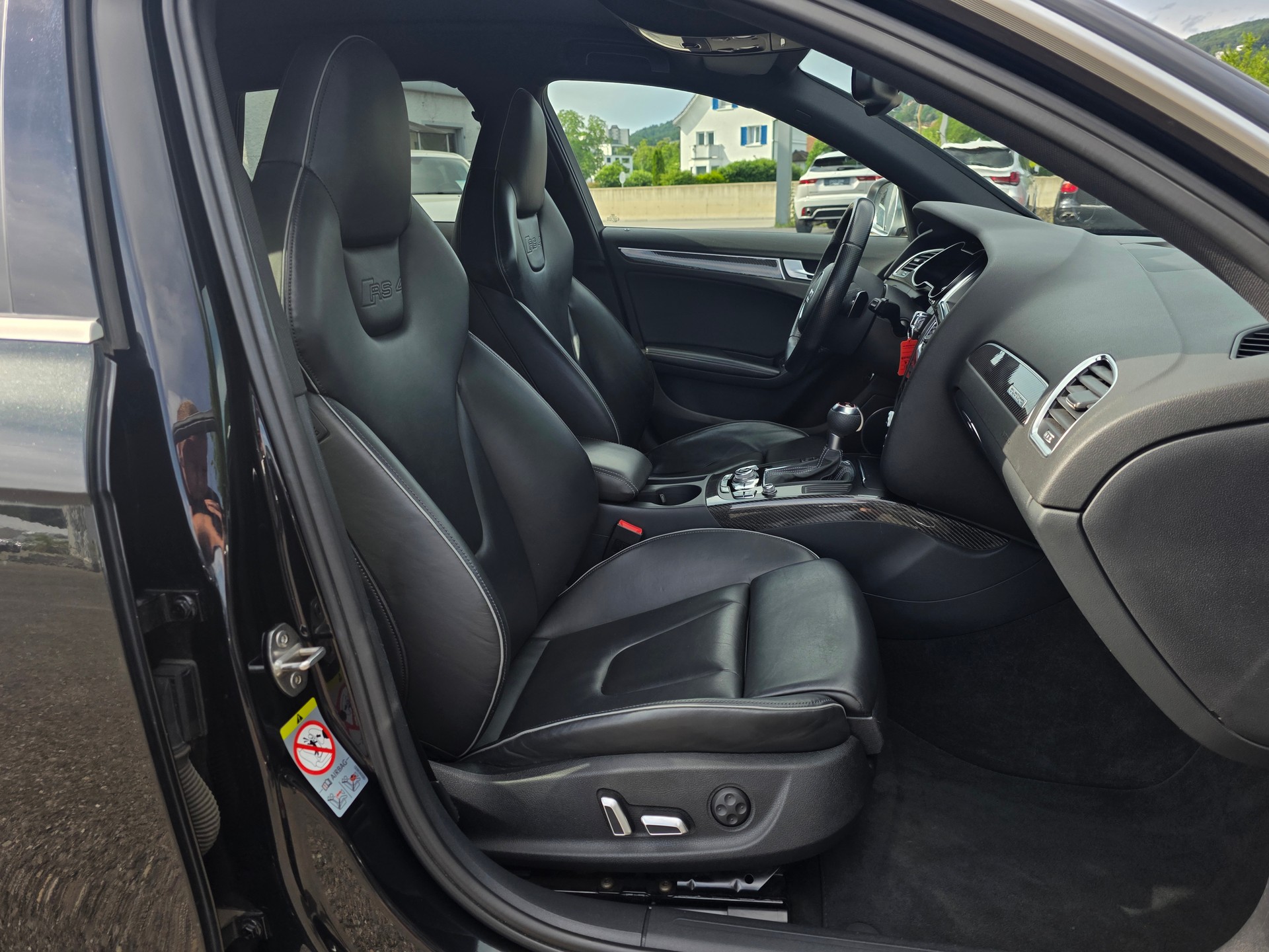 AUDI RS4 Avant 4.2 FSI V8 Quattro S-tronic * CH-Fahrzeug * Frisch ab MFK *-image-23