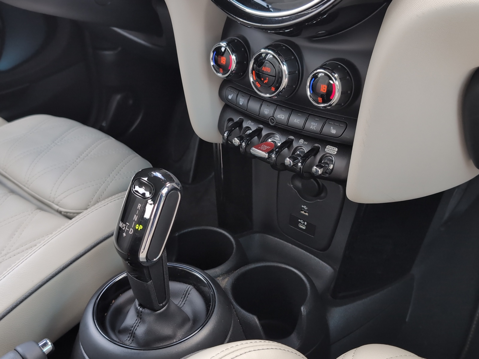 MINI Cooper S Cabr Side Ed DKG-image-17