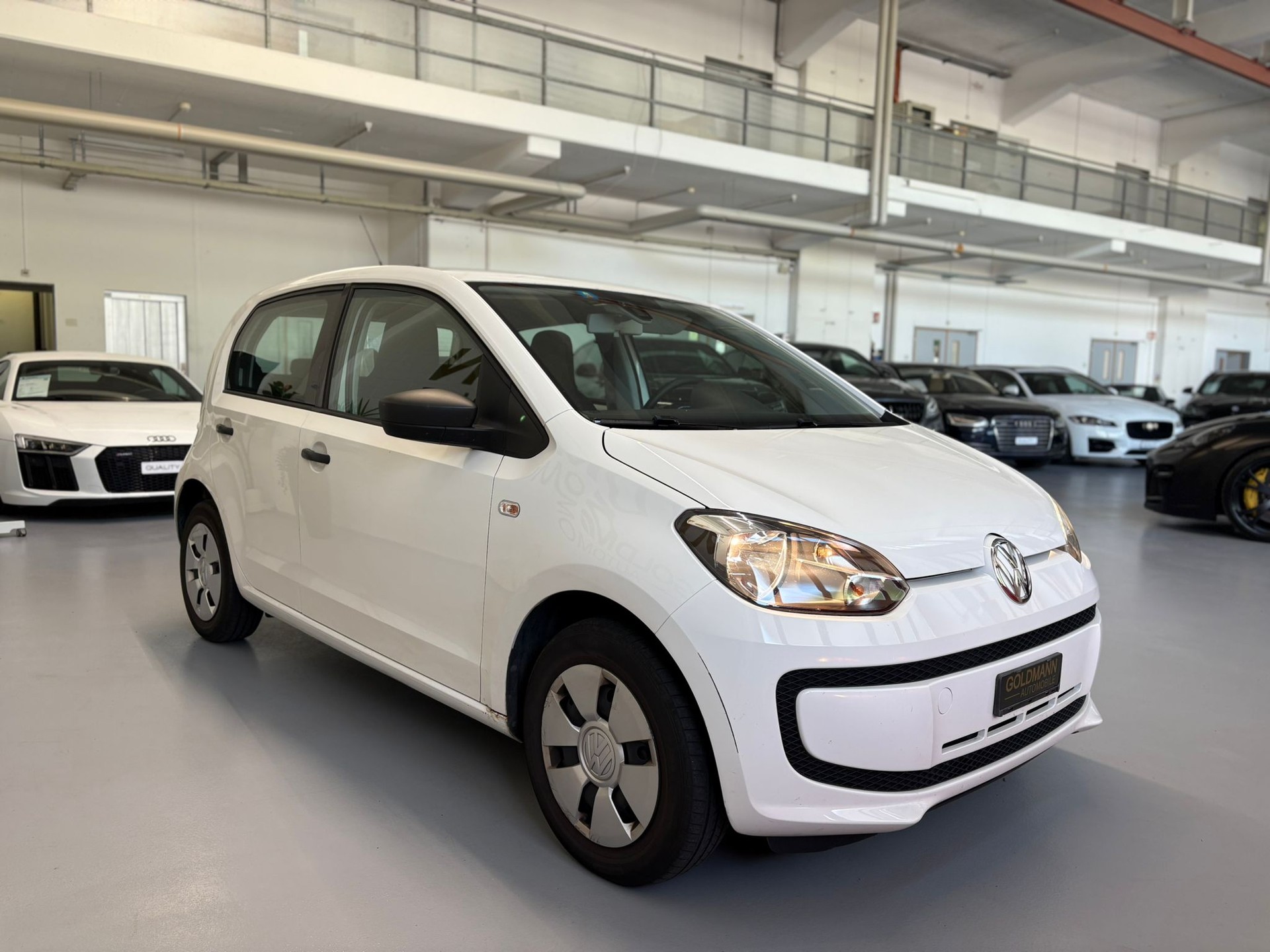 VW Up 1.0 high up-showroom-element-2