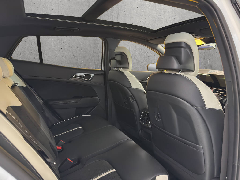 KIA Sportage 1.6 T-GDi Hybrid GT-Line-image-11