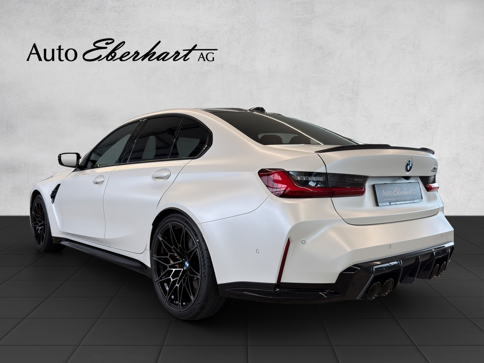BMW M3 Competition M xDrive LCI Frozen Brillant White-showroom-element-1