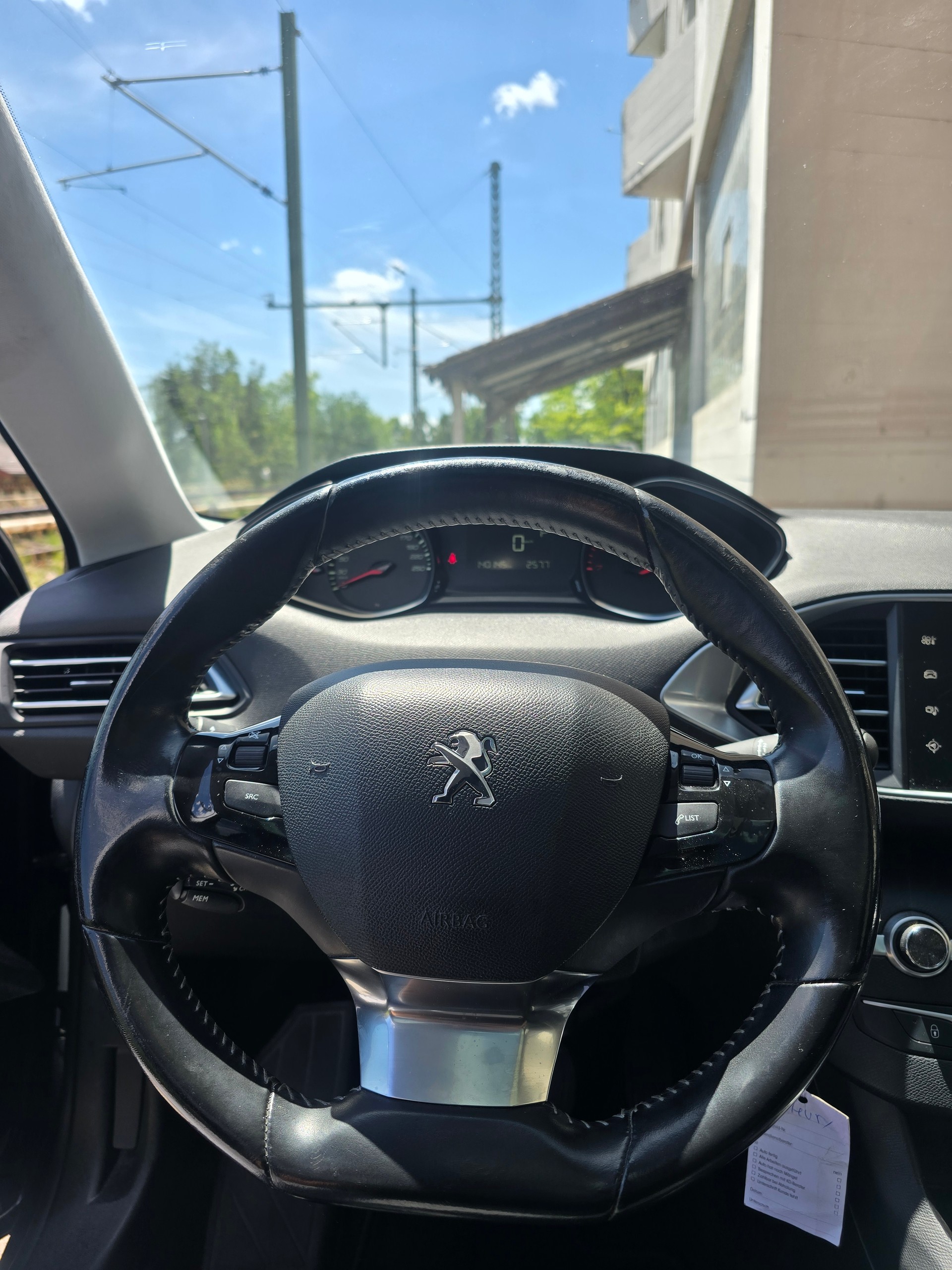 PEUGEOT 308 SW 1.2 THP Style Automatic-image-7