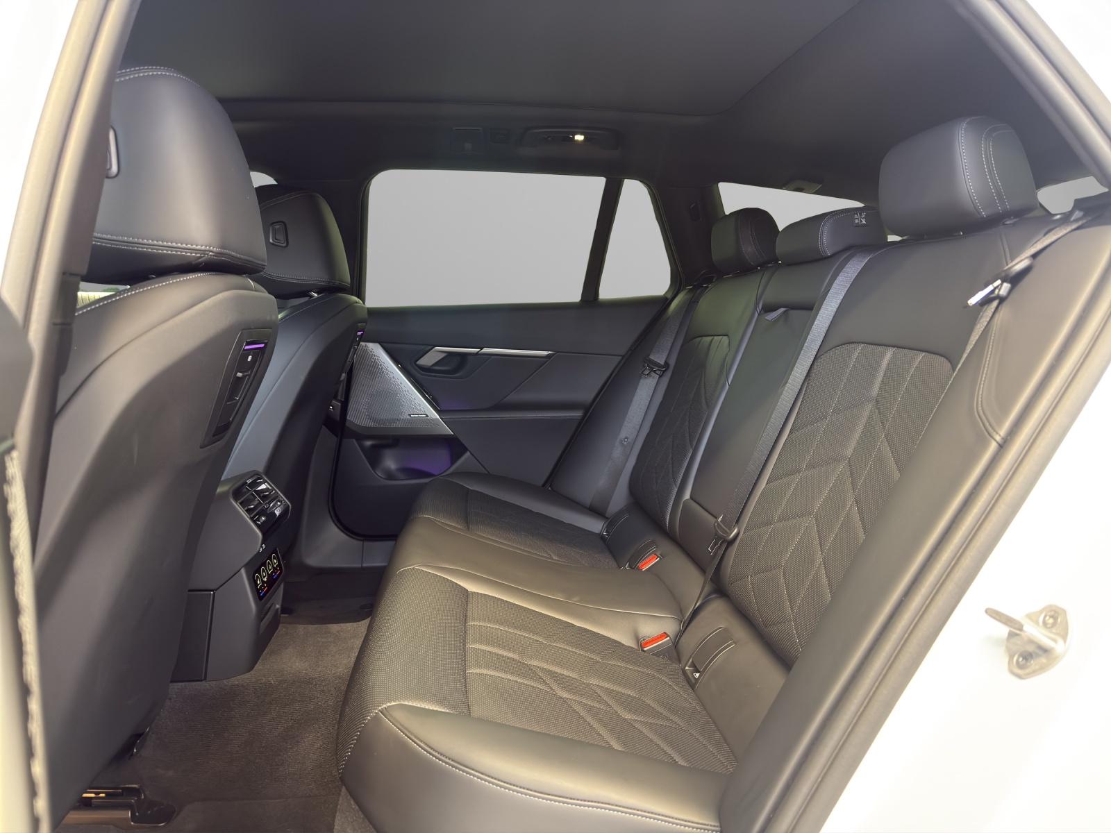 BMW 530e xDrive Touring M-SportPaket-image-18