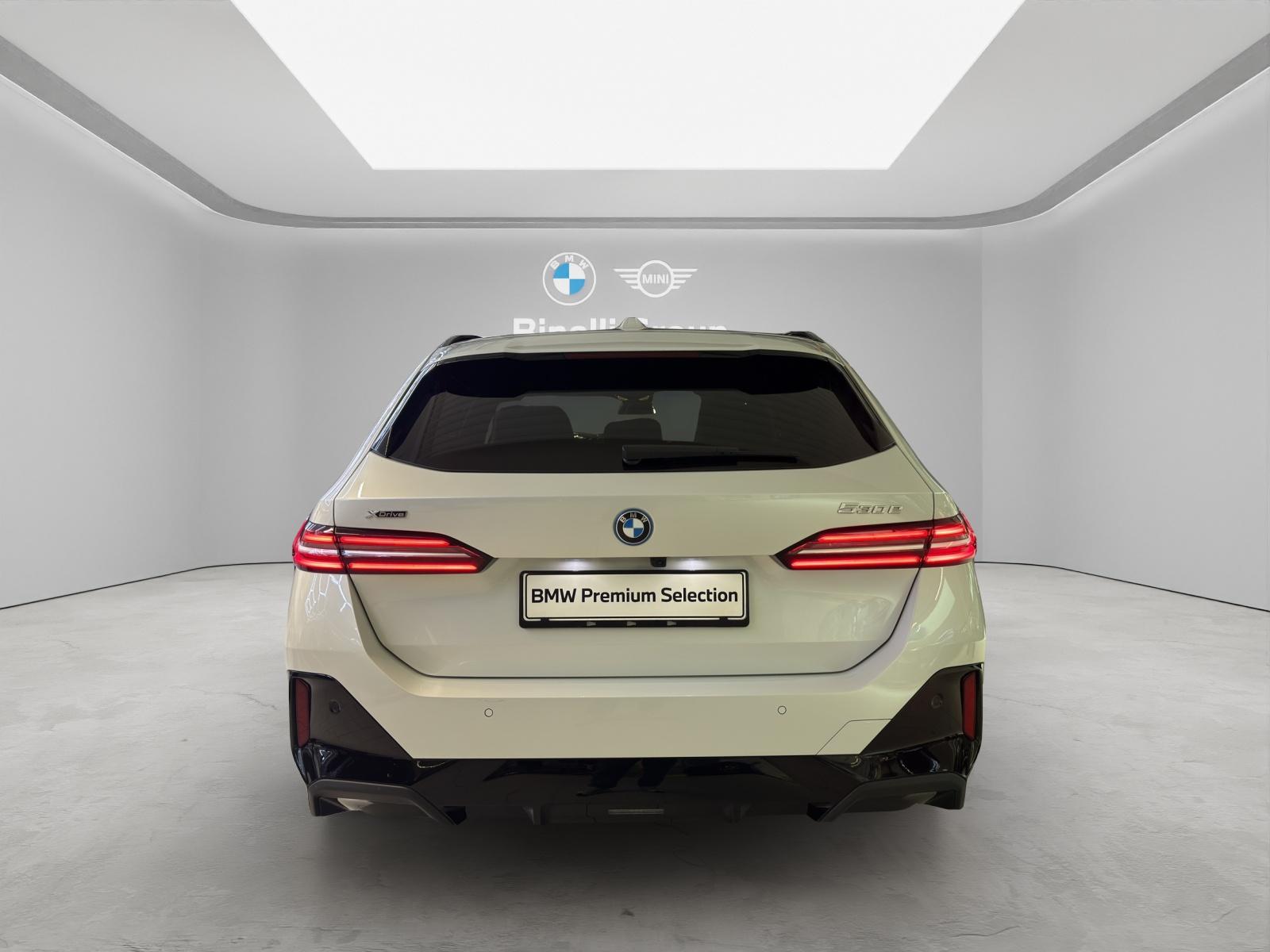 BMW 530e xDrive Touring M-SportPaket-image-4