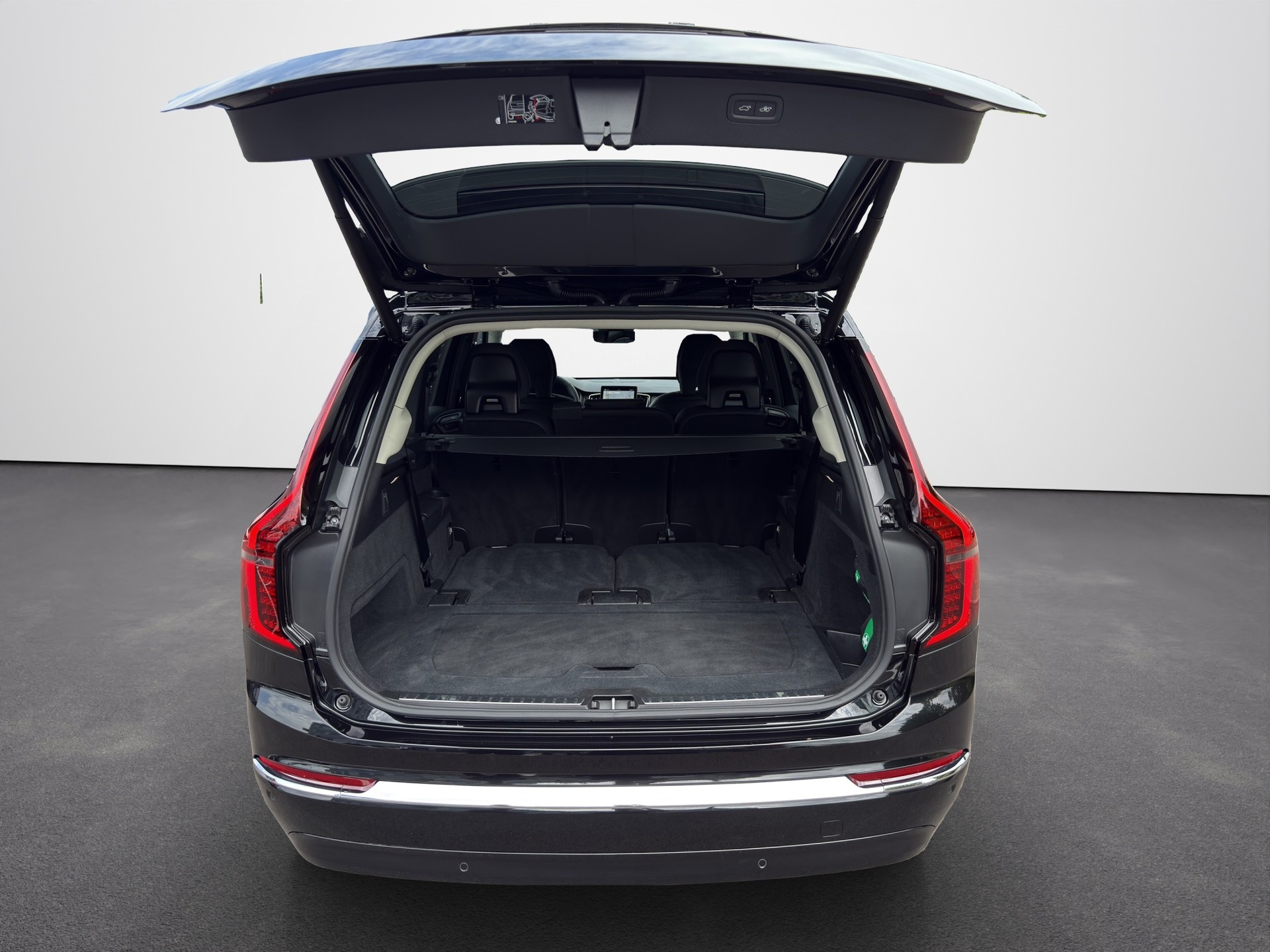 VOLVO XC90 2.0 B5 MH Plus Bright AWD-image-13