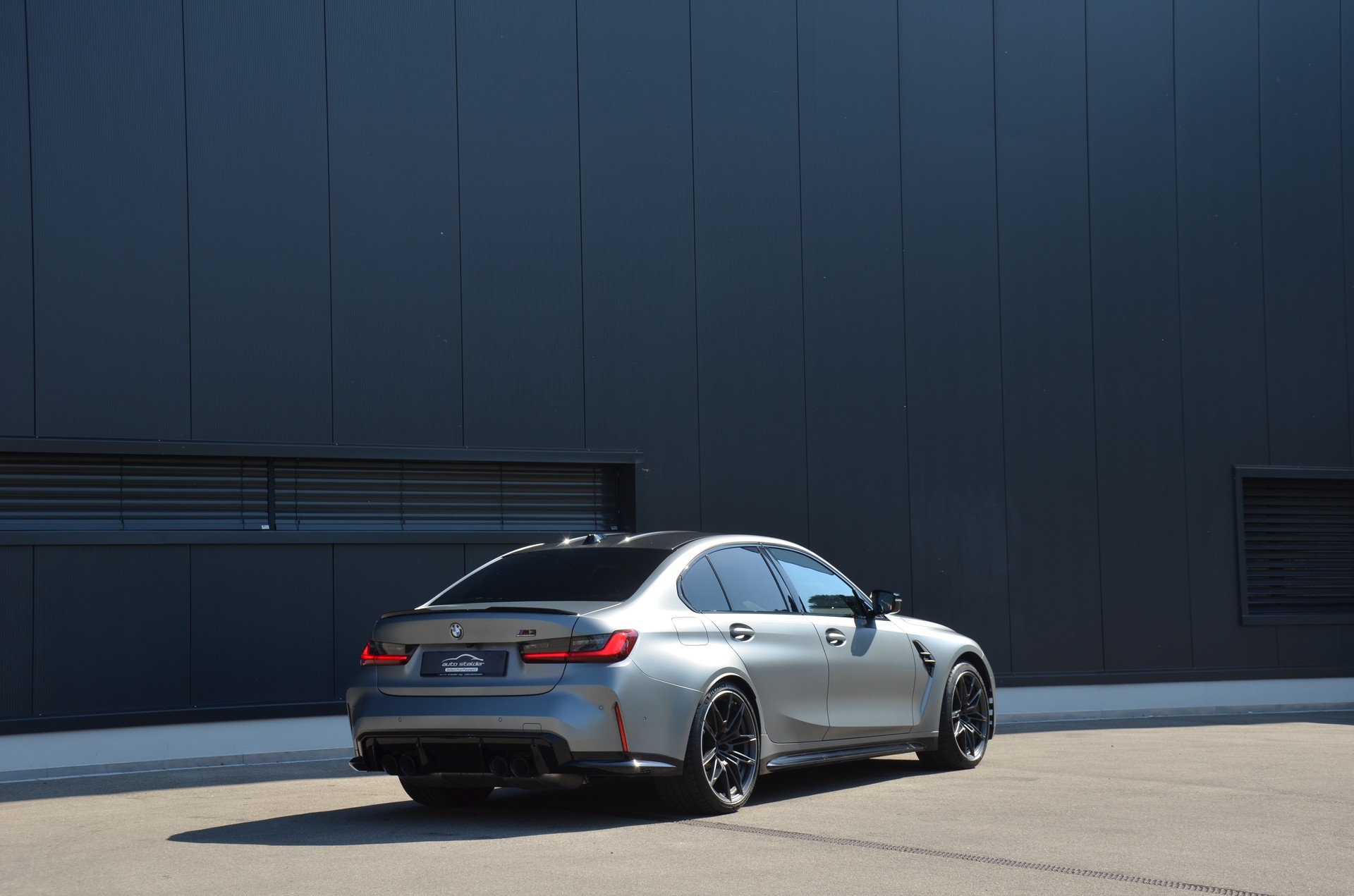BMW M3 Competition M xDrive-showroom-element-2