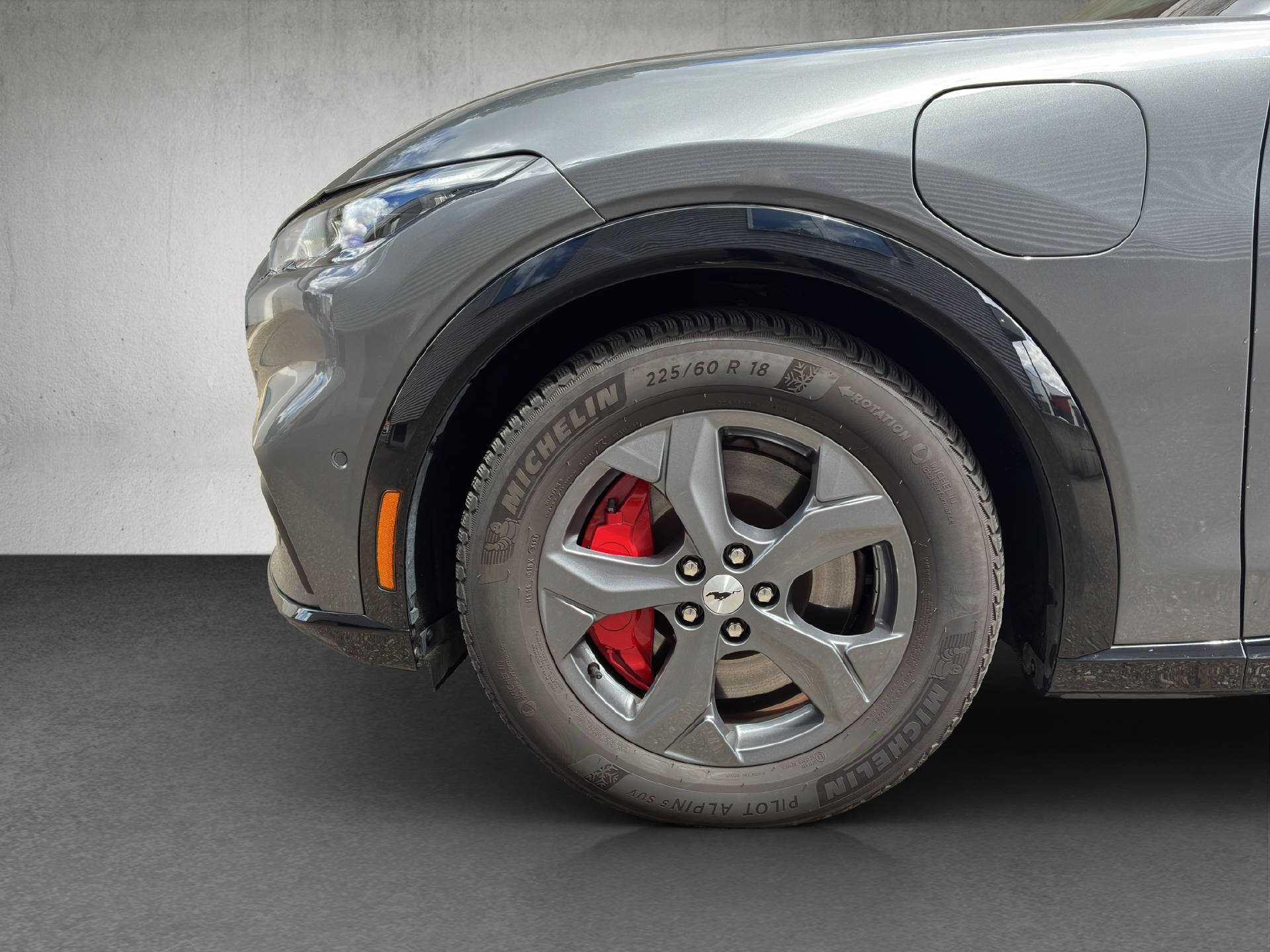 FORD Mustang Mach-E Premium-image-25