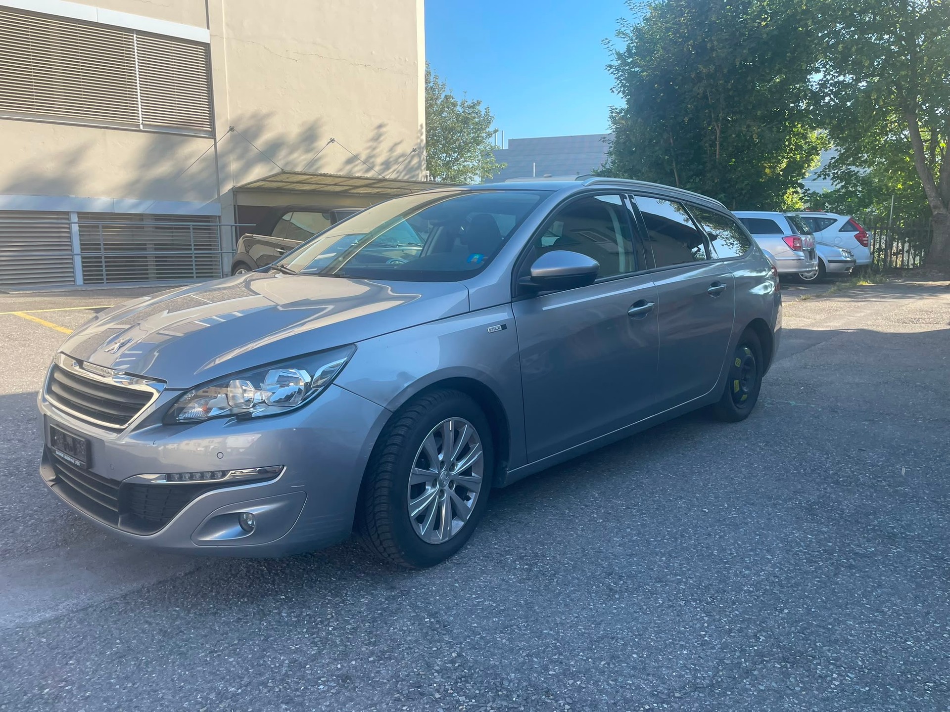 PEUGEOT 308 SW 1.2 THP Féline Automatic-image-1