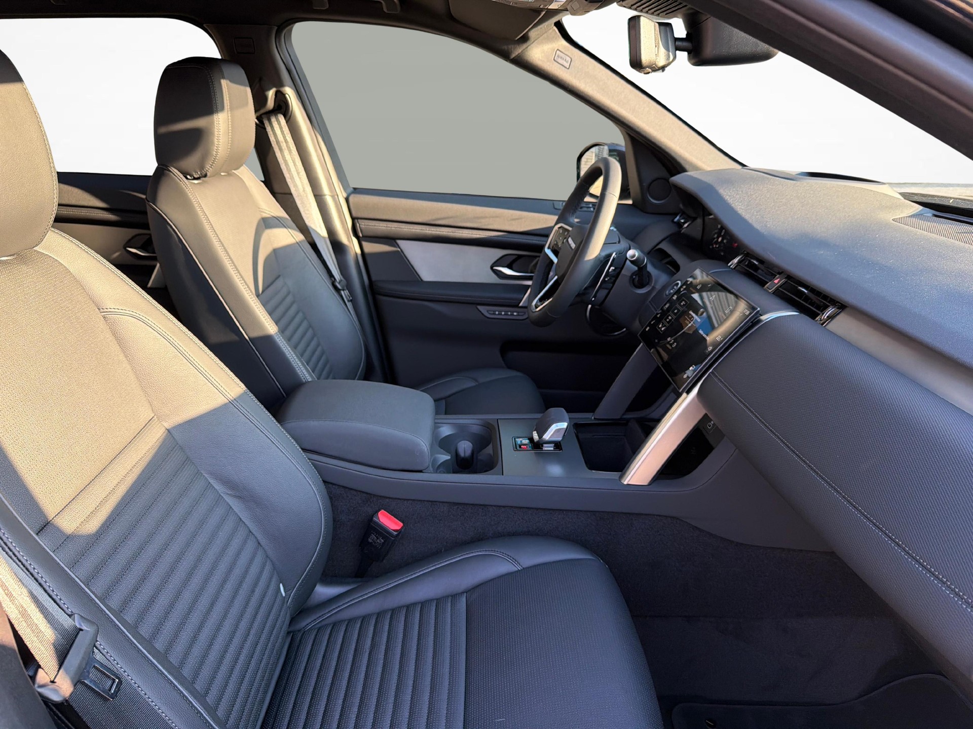 LAND ROVER Discovery Sport 1.5 T 270e Landmark-image-11