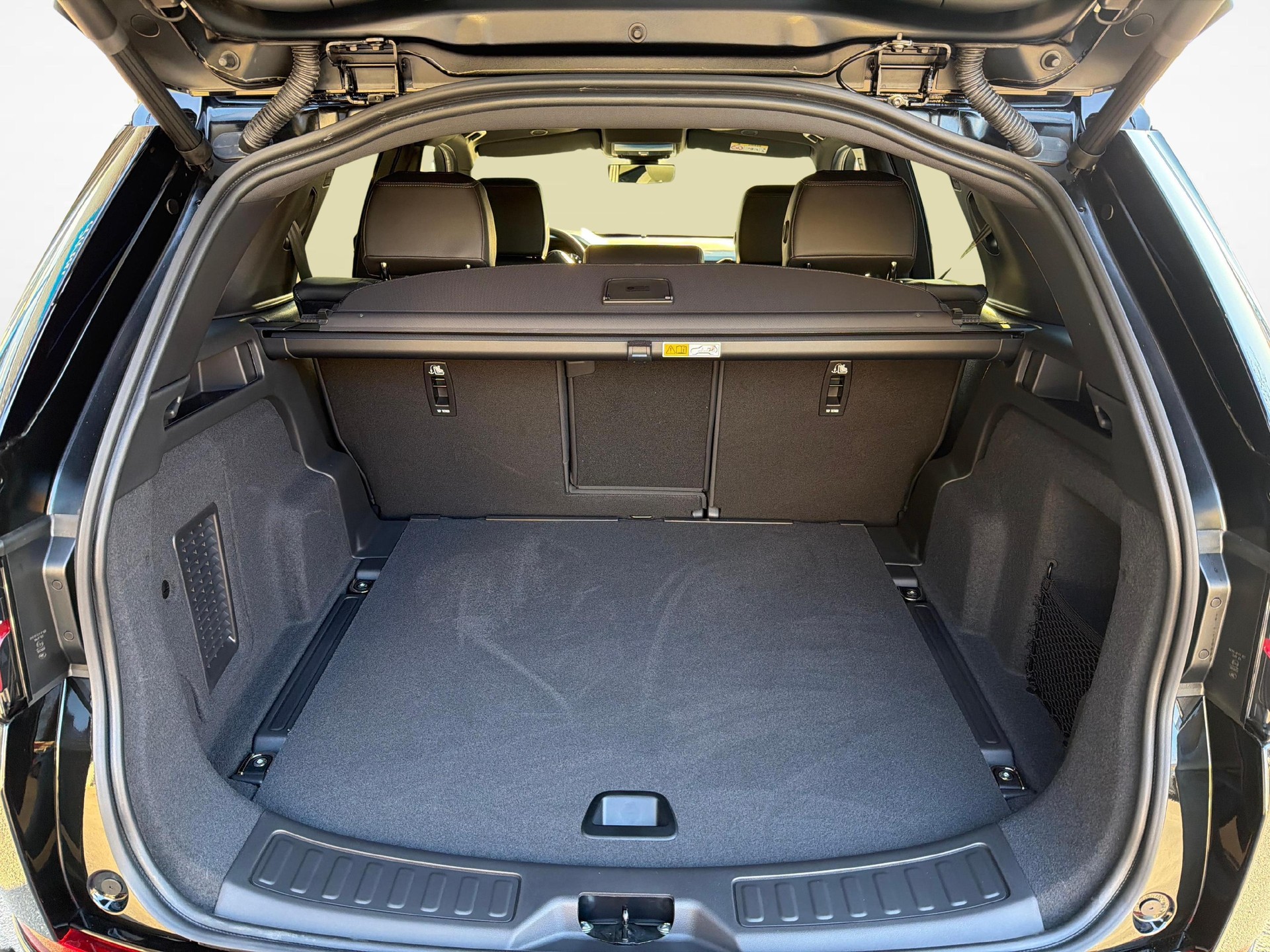 LAND ROVER Discovery Sport 1.5 T 270e Landmark-image-15