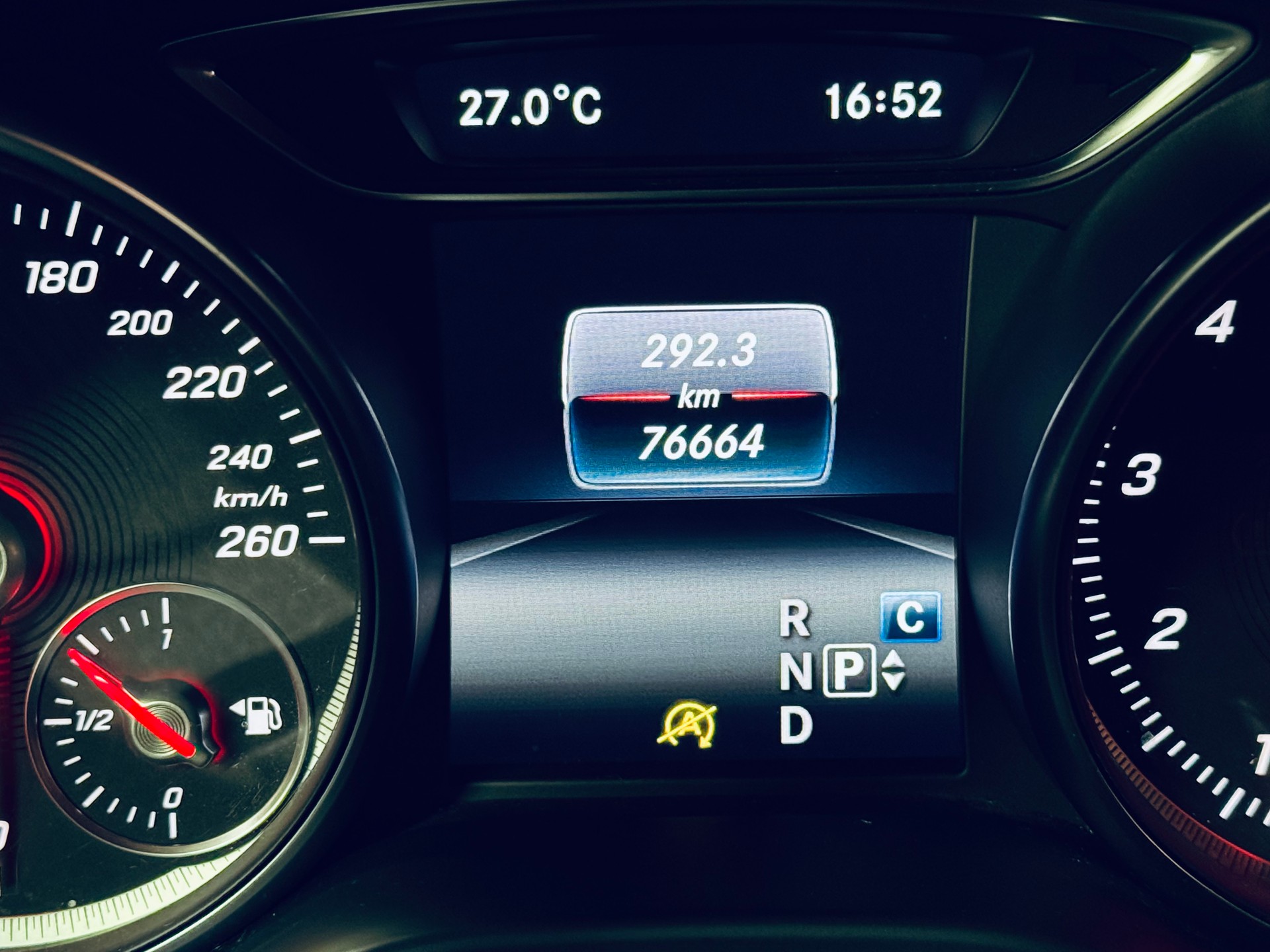 MERCEDES-BENZ GLA 250 AMG Line 4Matic 7G-DCT-image-18