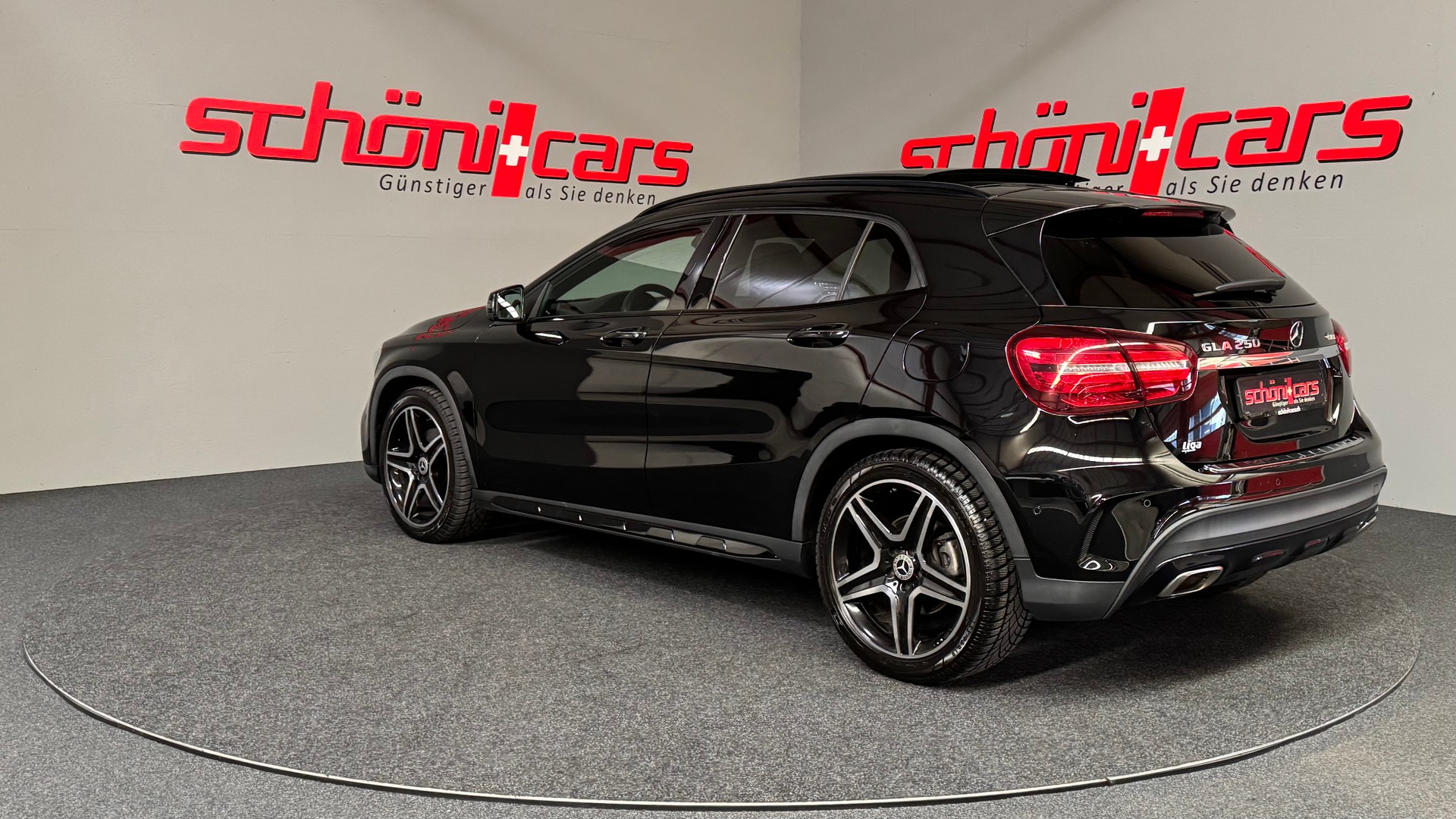 MERCEDES-BENZ GLA 250 AMG Line 4Matic 7G-DCT-showroom-element-3